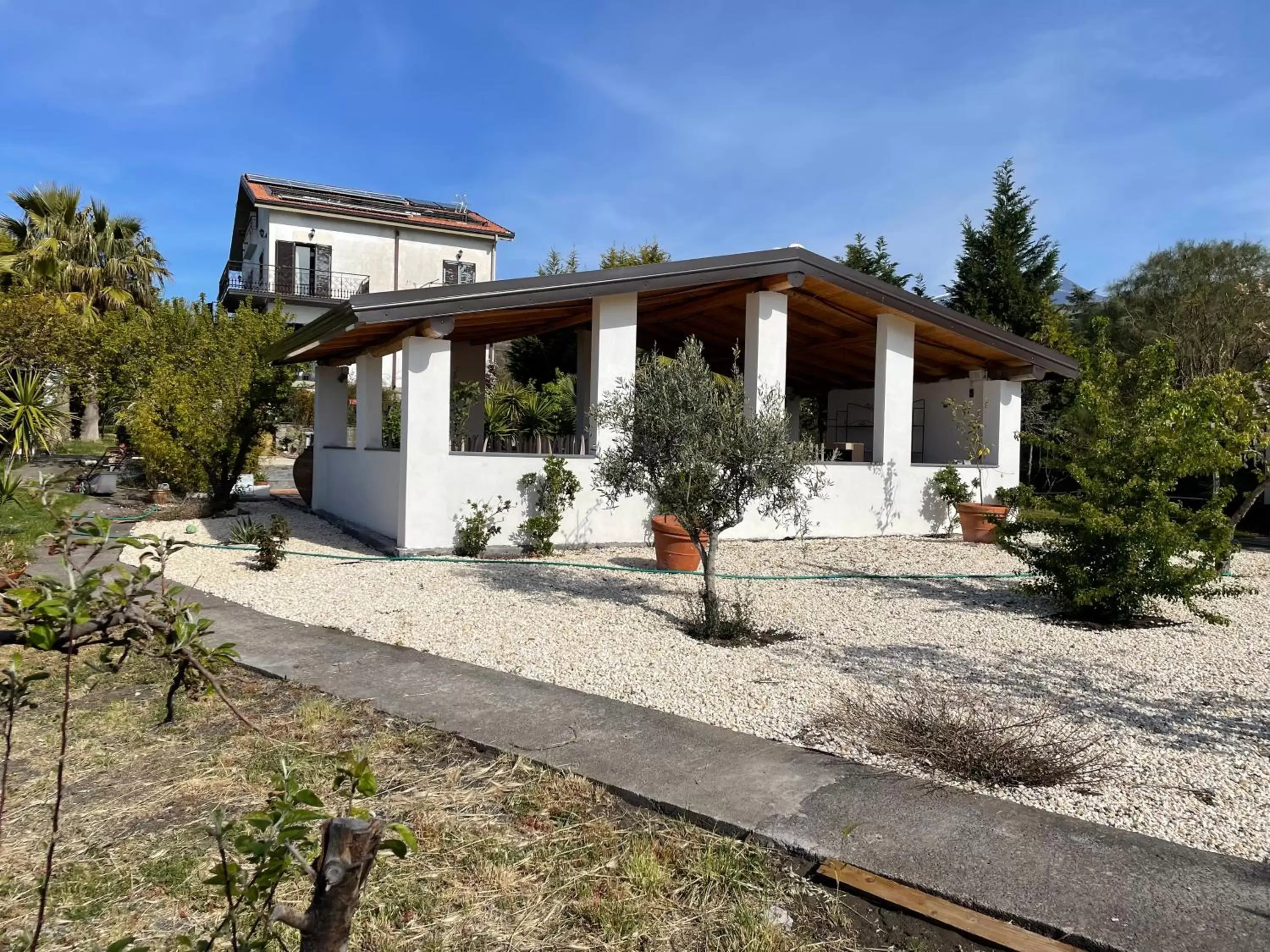 Property Building in Etna Petit Relais