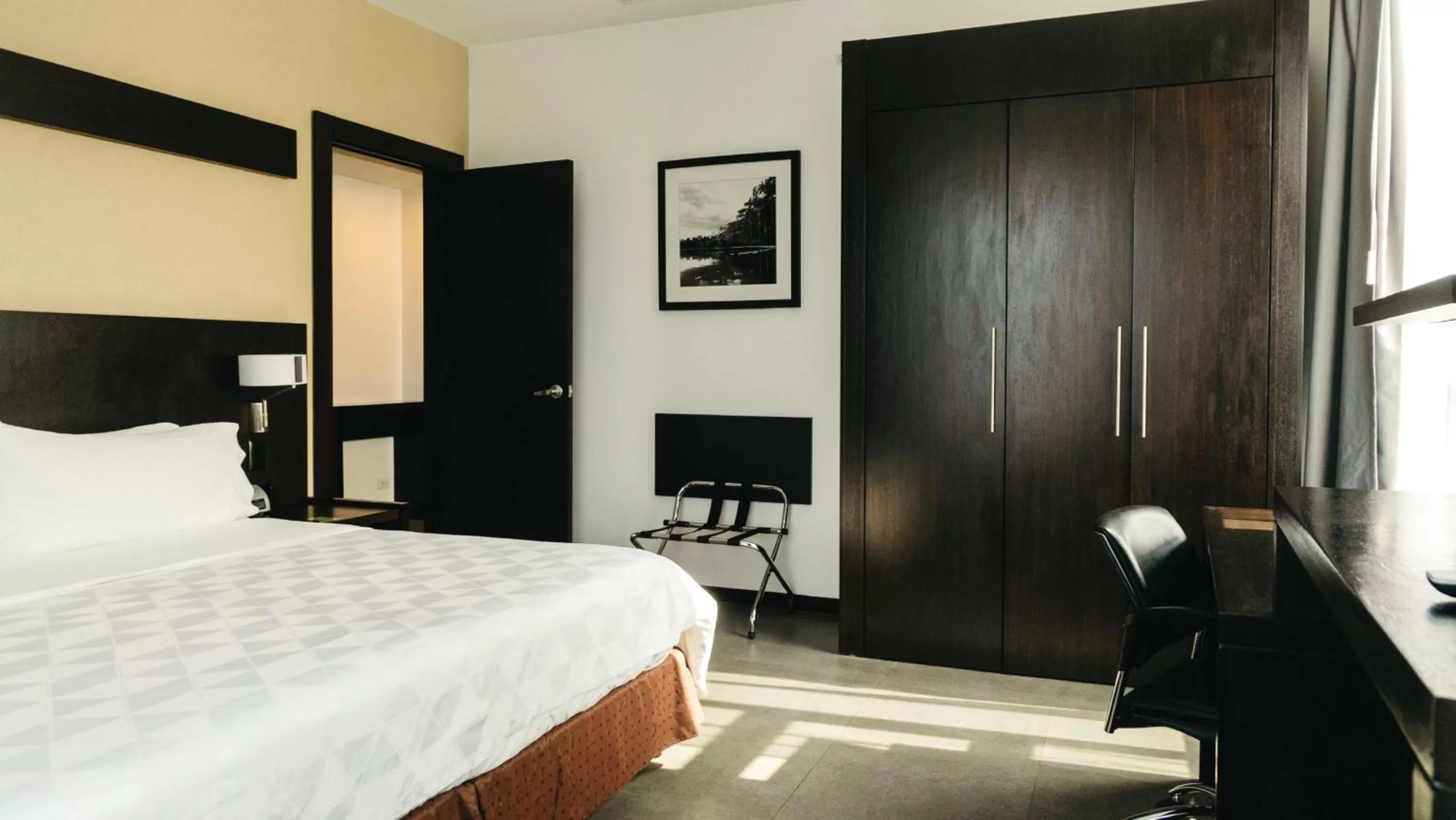 Photo of the whole room, Bed in Holiday Inn Guayaquil Airport by IHG