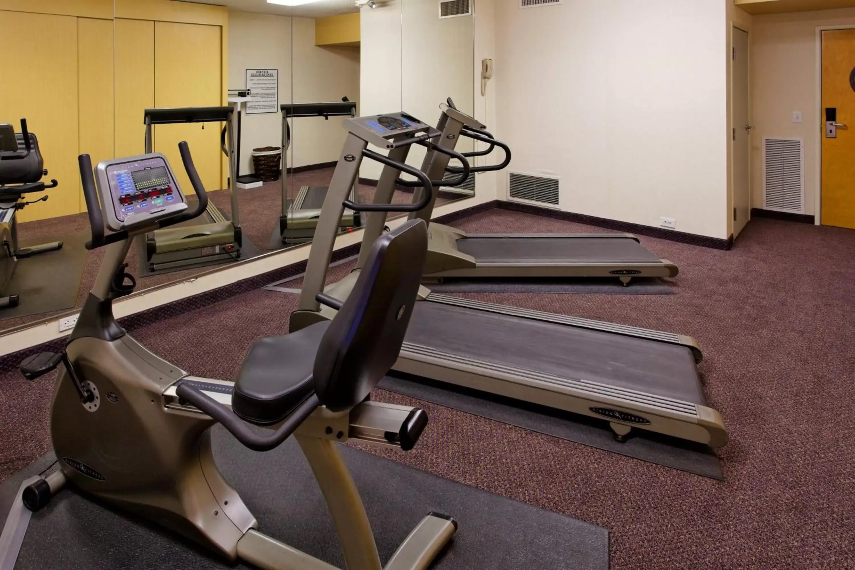 Fitness centre/facilities, Fitness Center/Facilities in Holiday Inn Express Hotel & Suites San Antonio - Rivercenter Area, an IHG Hotel