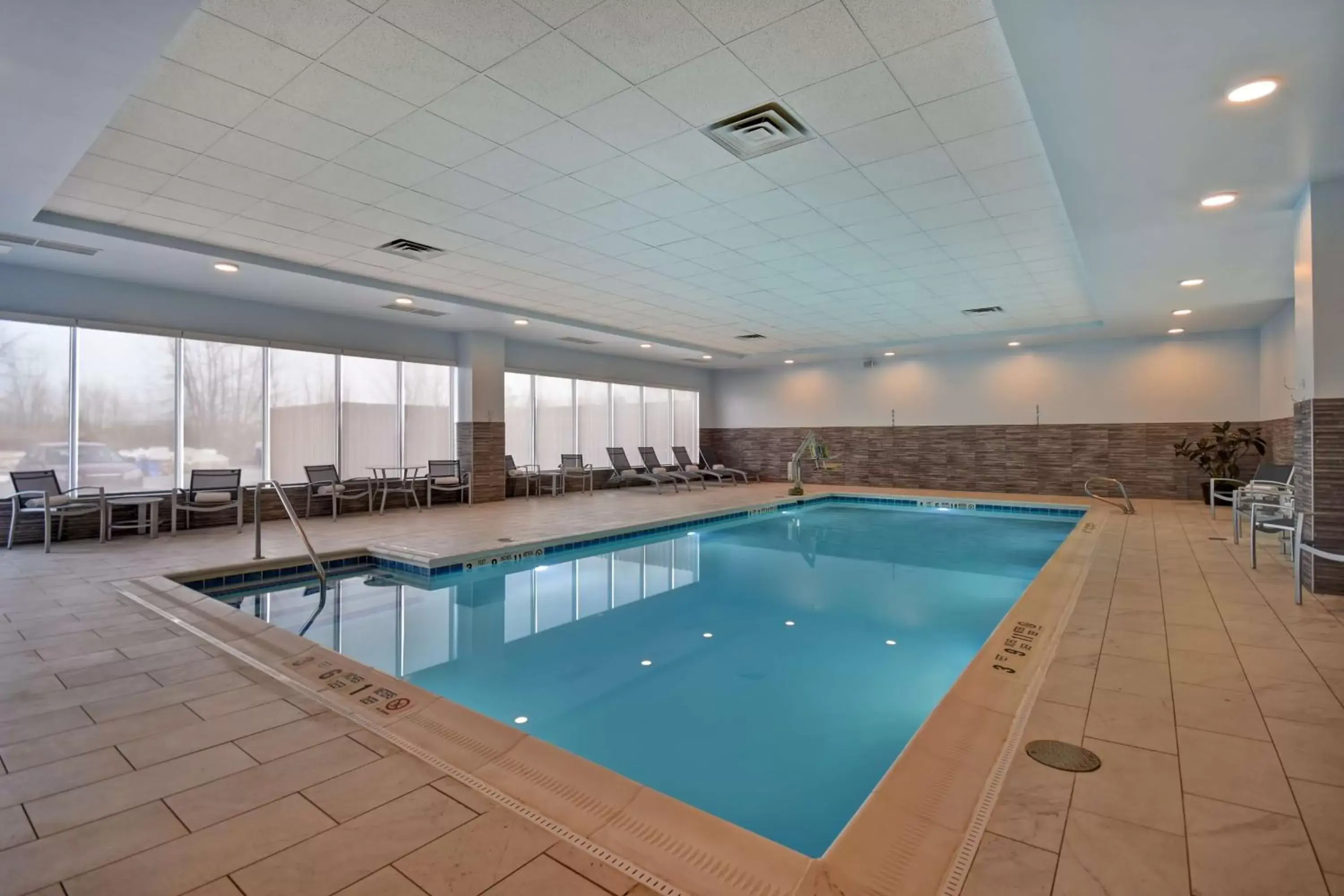 Pool view, Swimming Pool in Embassy Suites Syracuse