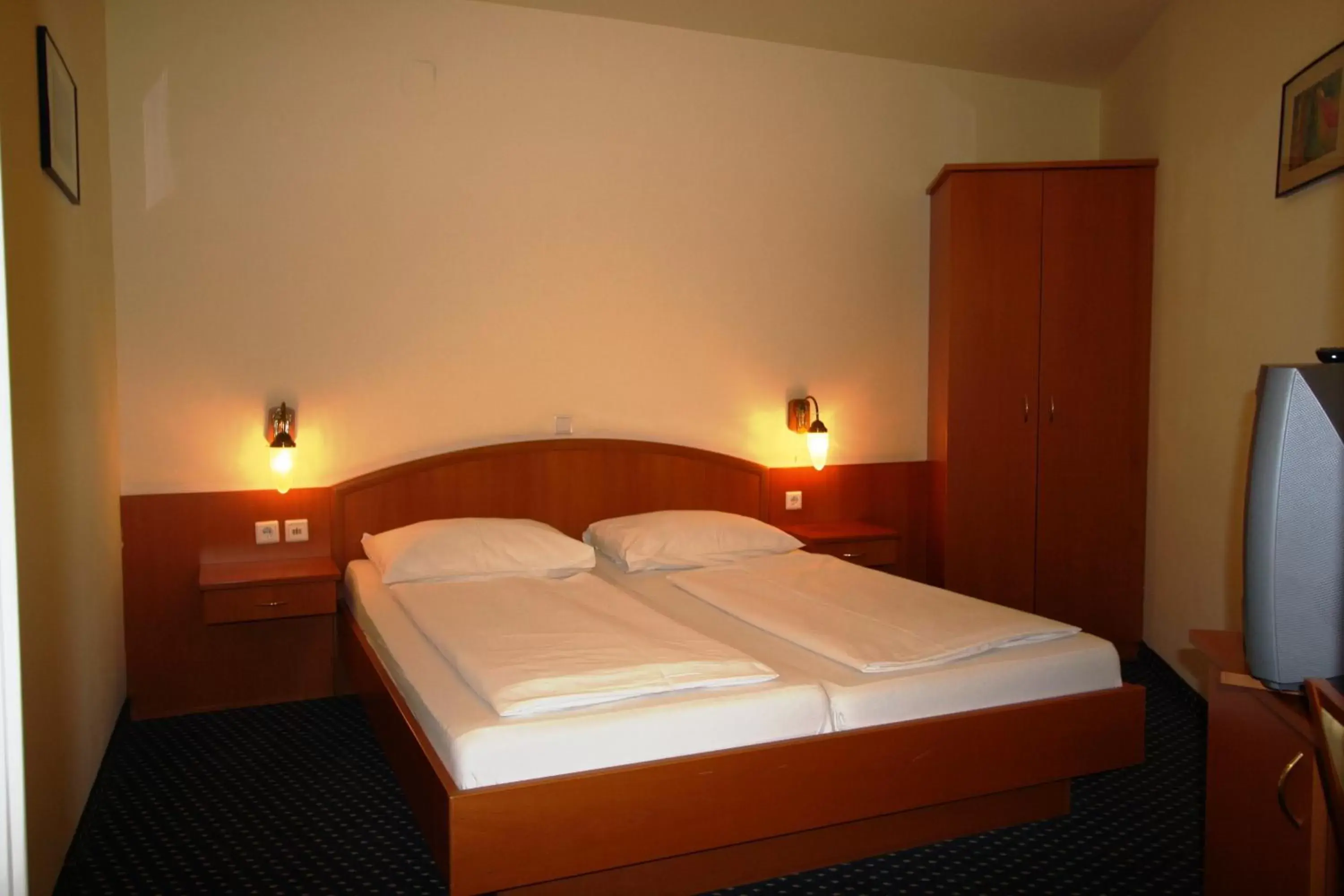 Bedroom, Bed in Suite Hotel 900 m zur Oper