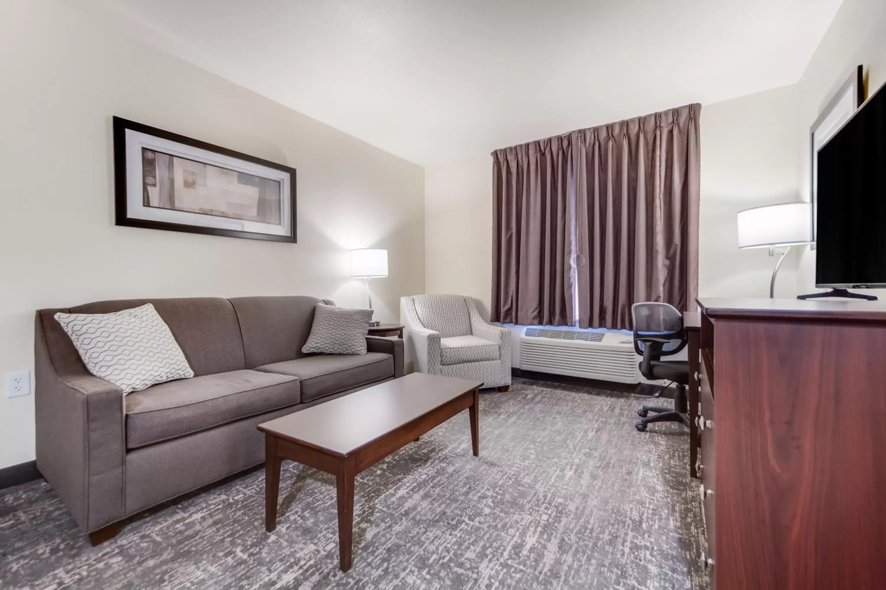 TV and multimedia, Seating Area in Cobblestone Inn & Suites-Fremont