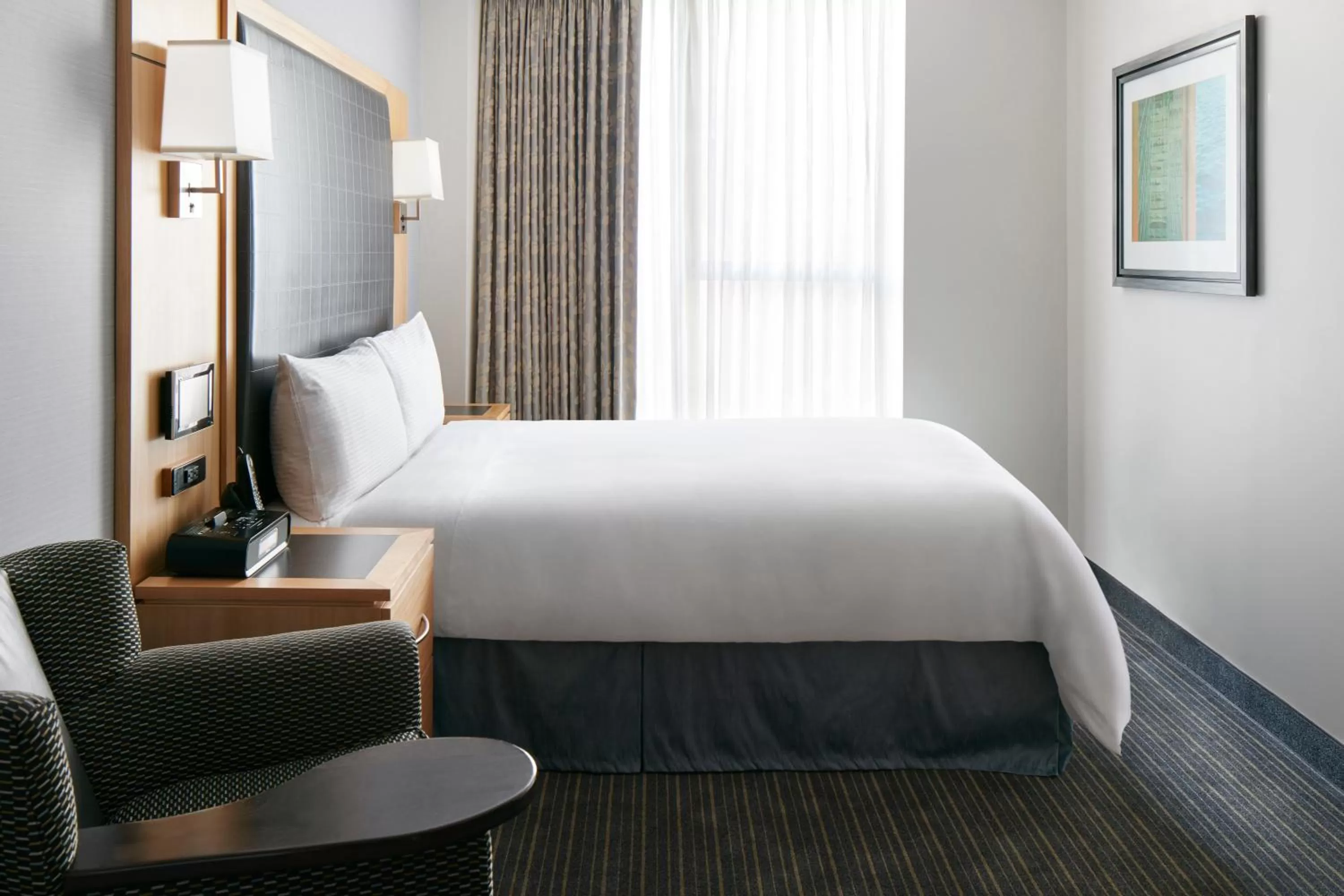 Photo of the whole room, Bed in Club Quarters Hotel World Trade Center, New York