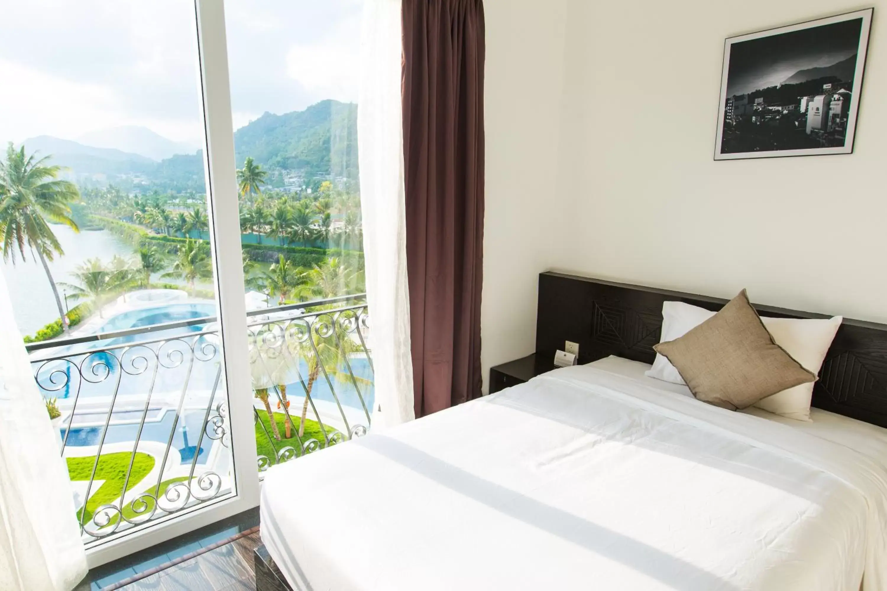 Bed in Champa Island Nha Trang - Resort Hotel & Spa