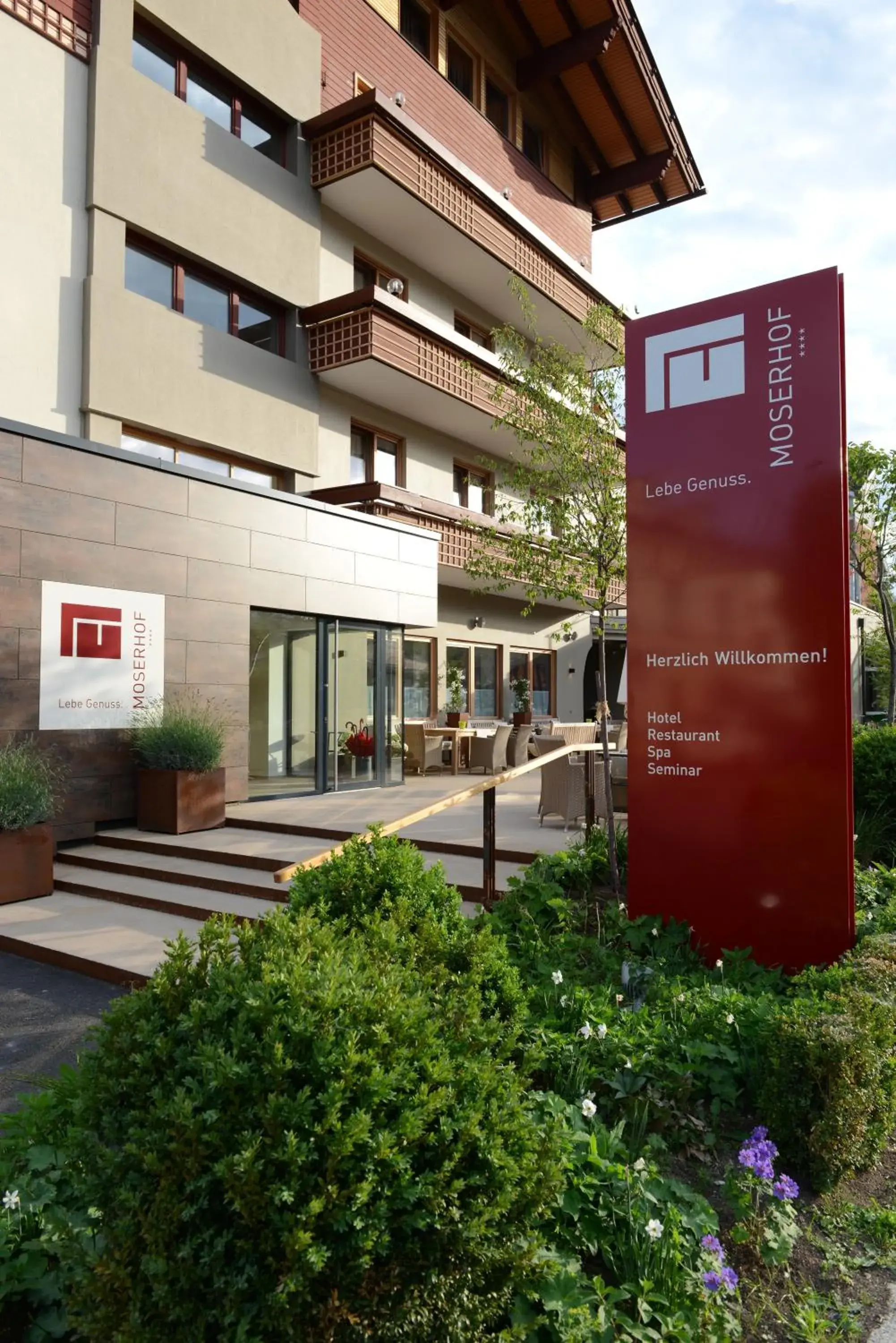 Facade/entrance, Property Building in Hotel Moserhof