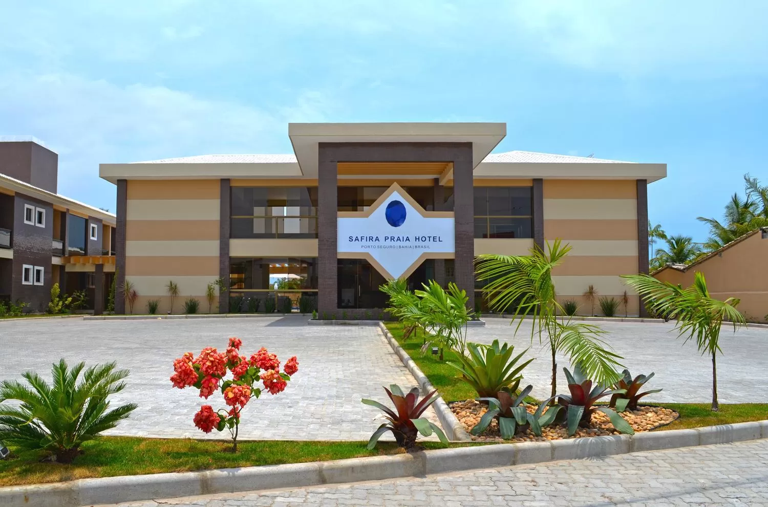 Property building in Safira Praia Hotel