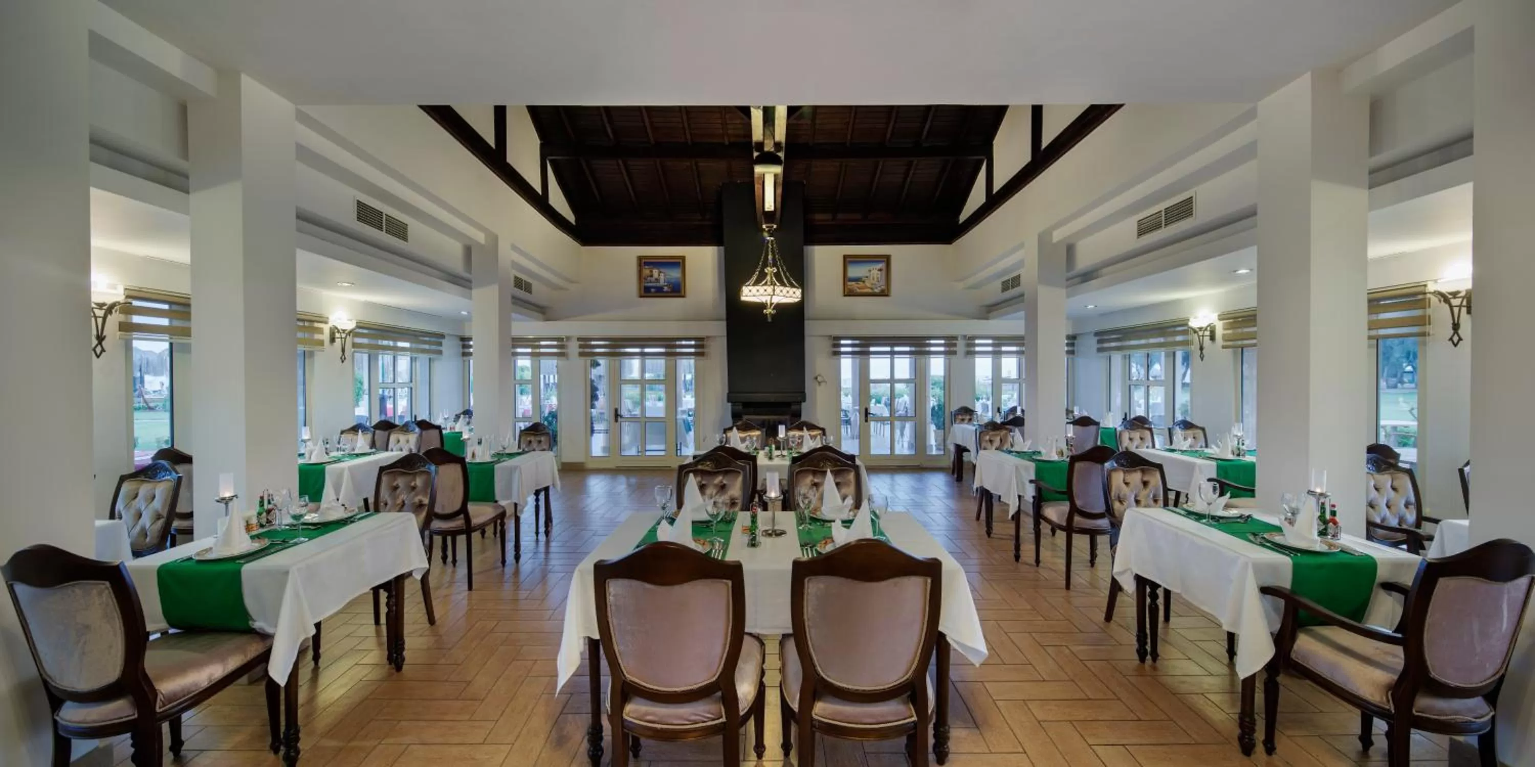 Restaurant/places to eat in Crystal Tat Beach Pearl Collection - Ultimate All Inclusive