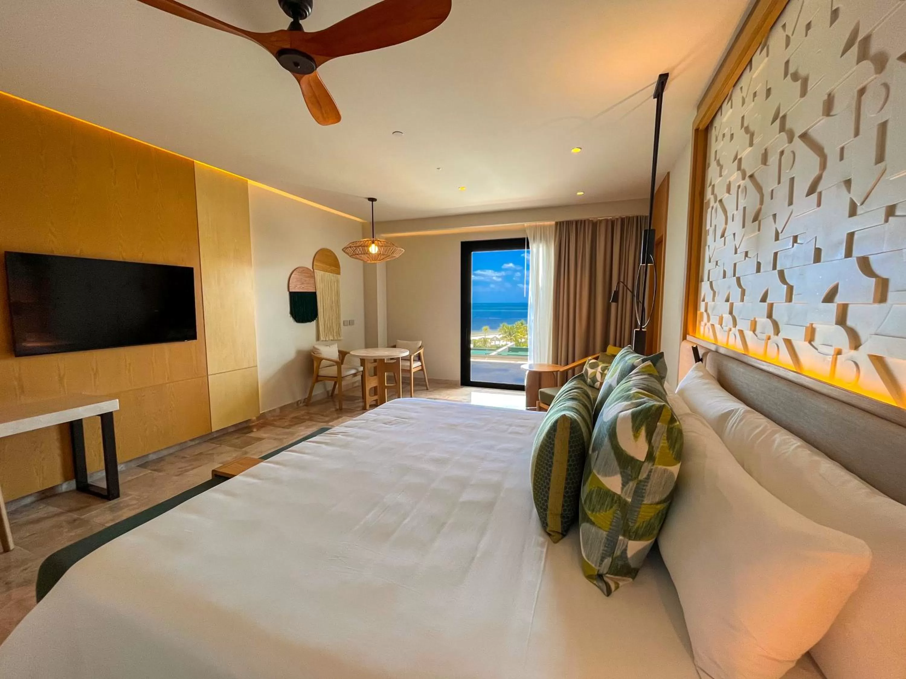 Photo of the whole room, Bed in Haven Riviera Cancun - All Inclusive - Adults Only