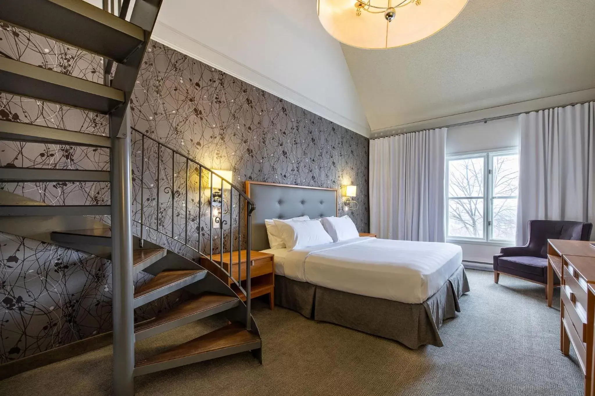 Bedroom in Hotel Chateau Bromont