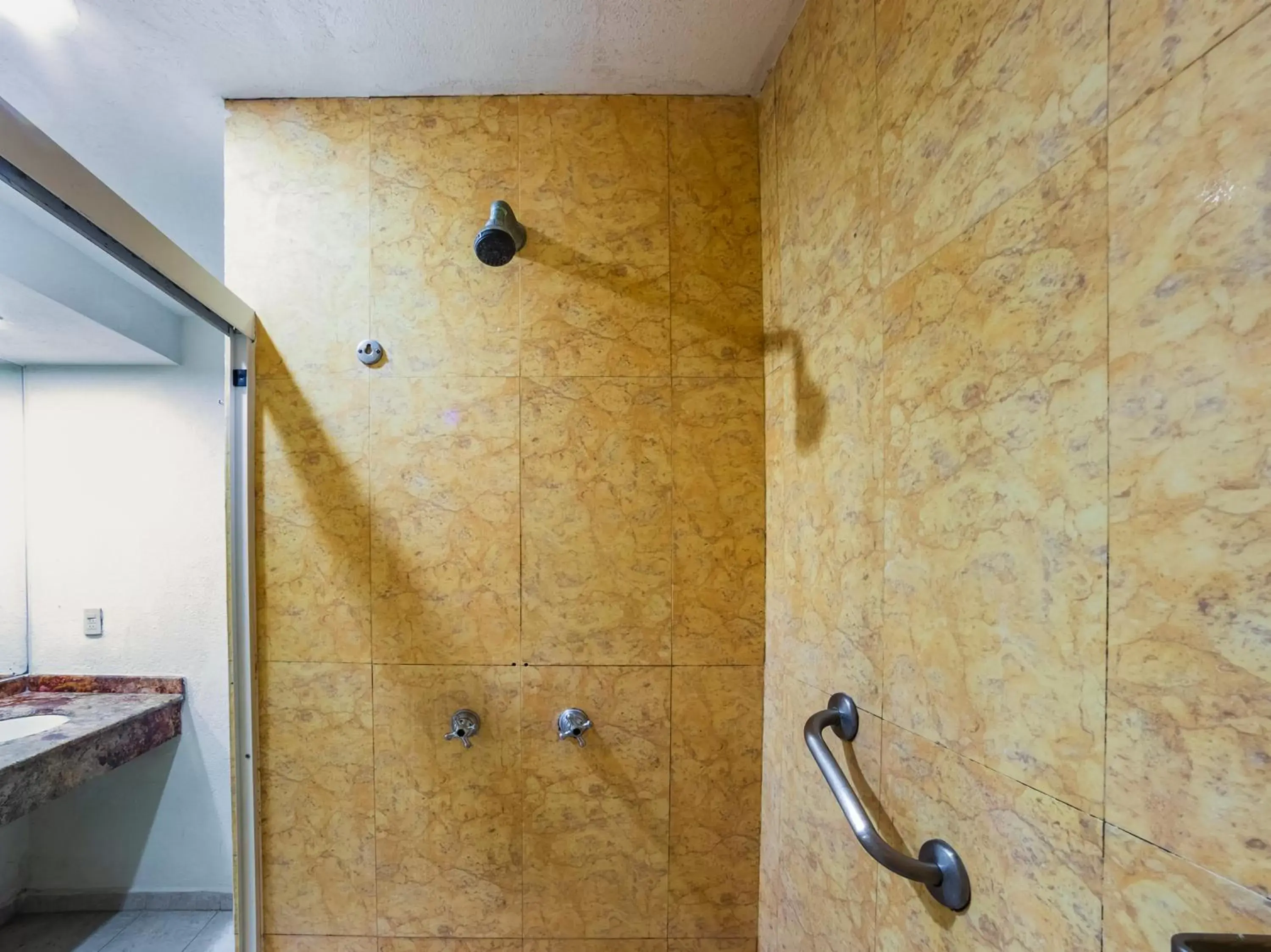 Shower, Bathroom in Casabella Art Boutique Hotel by Rotamundos