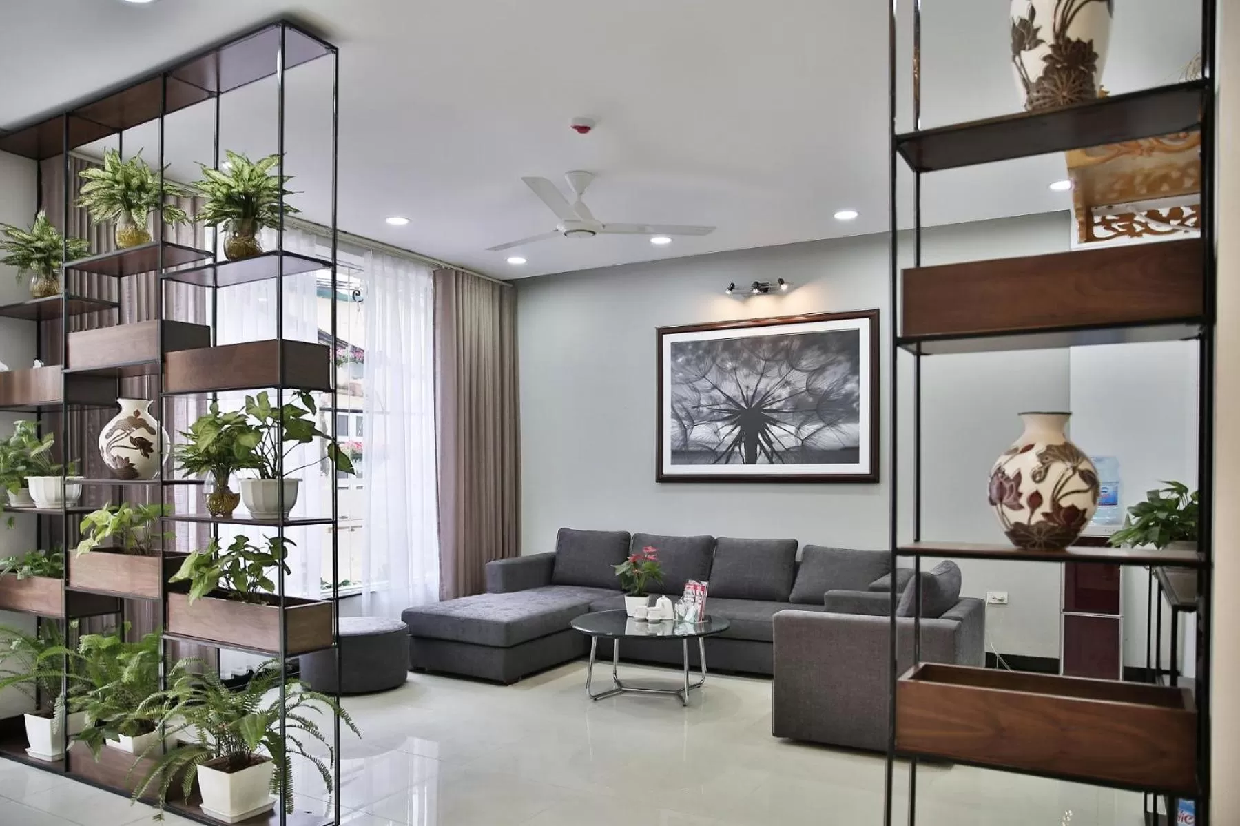 V House 6 Serviced Apartment