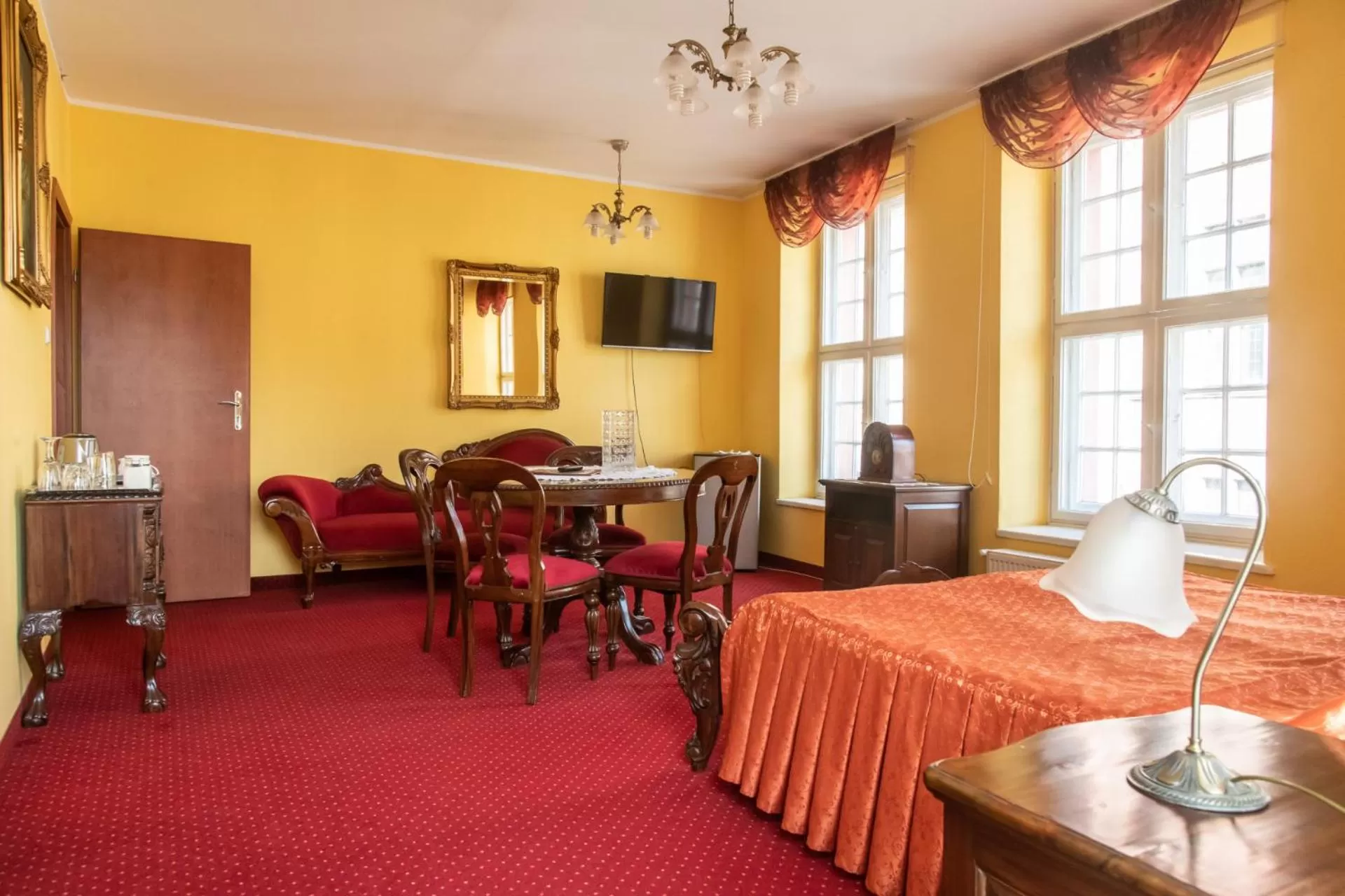 TV and multimedia in Dom Schumannów