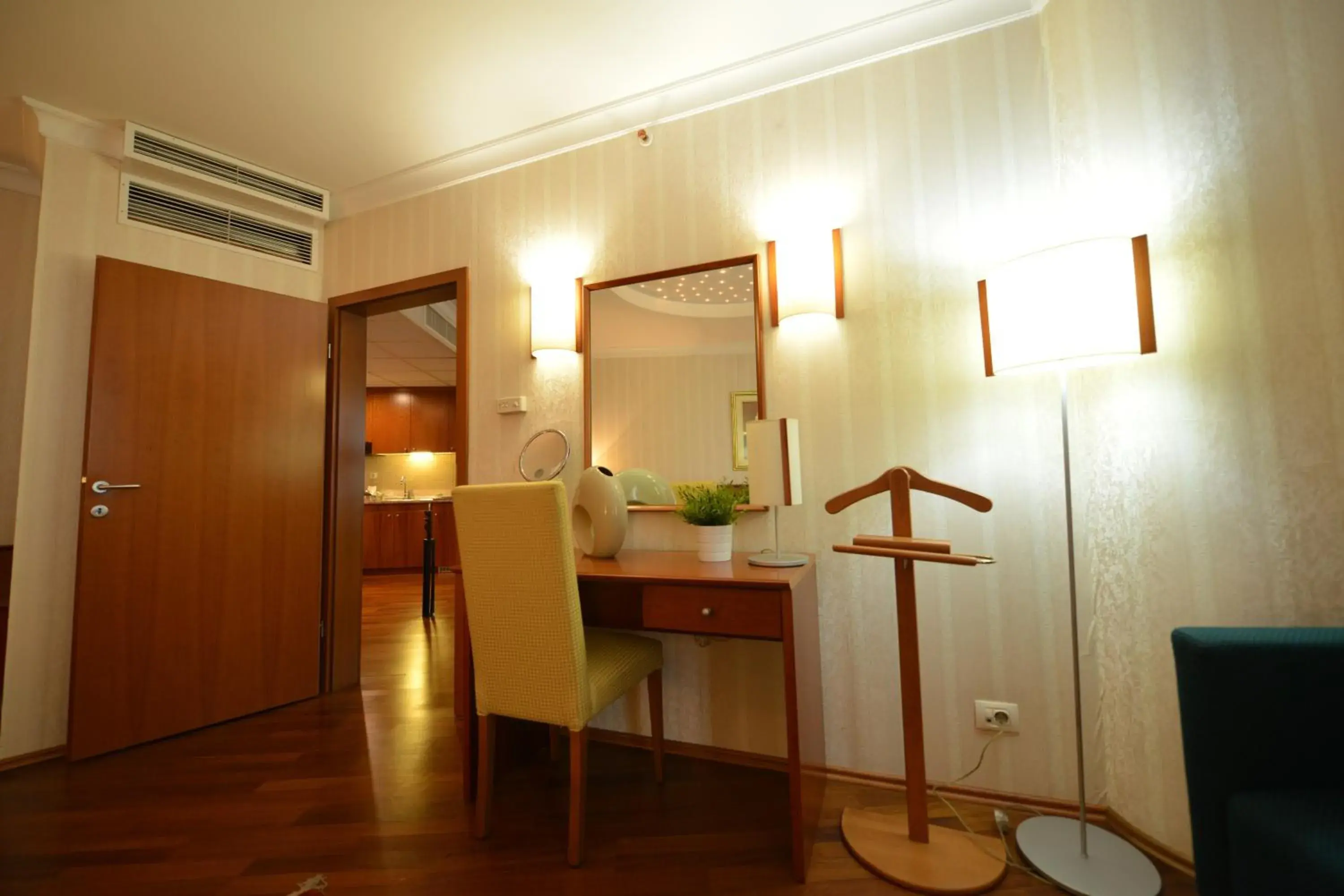 Seating area, Bathroom in Hotel Karpos