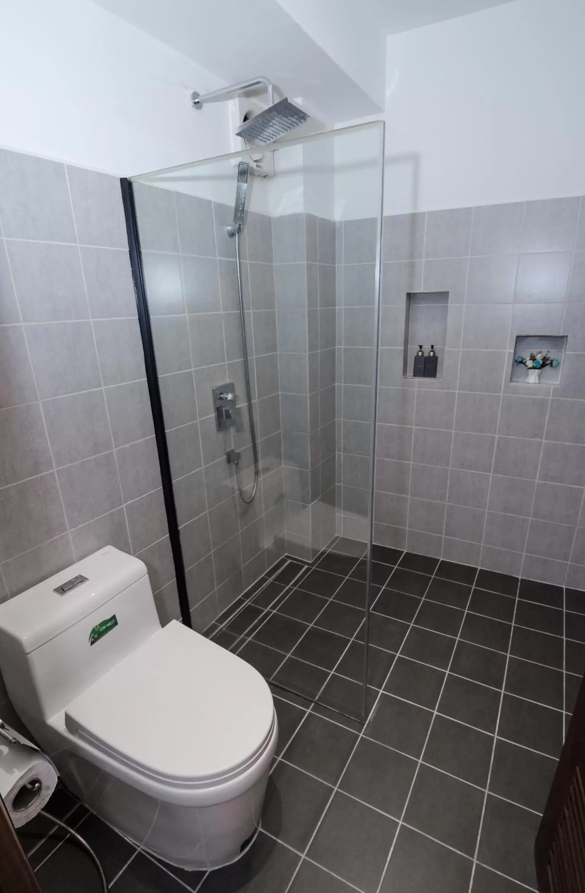 Bathroom in Neth Socheata Hotel