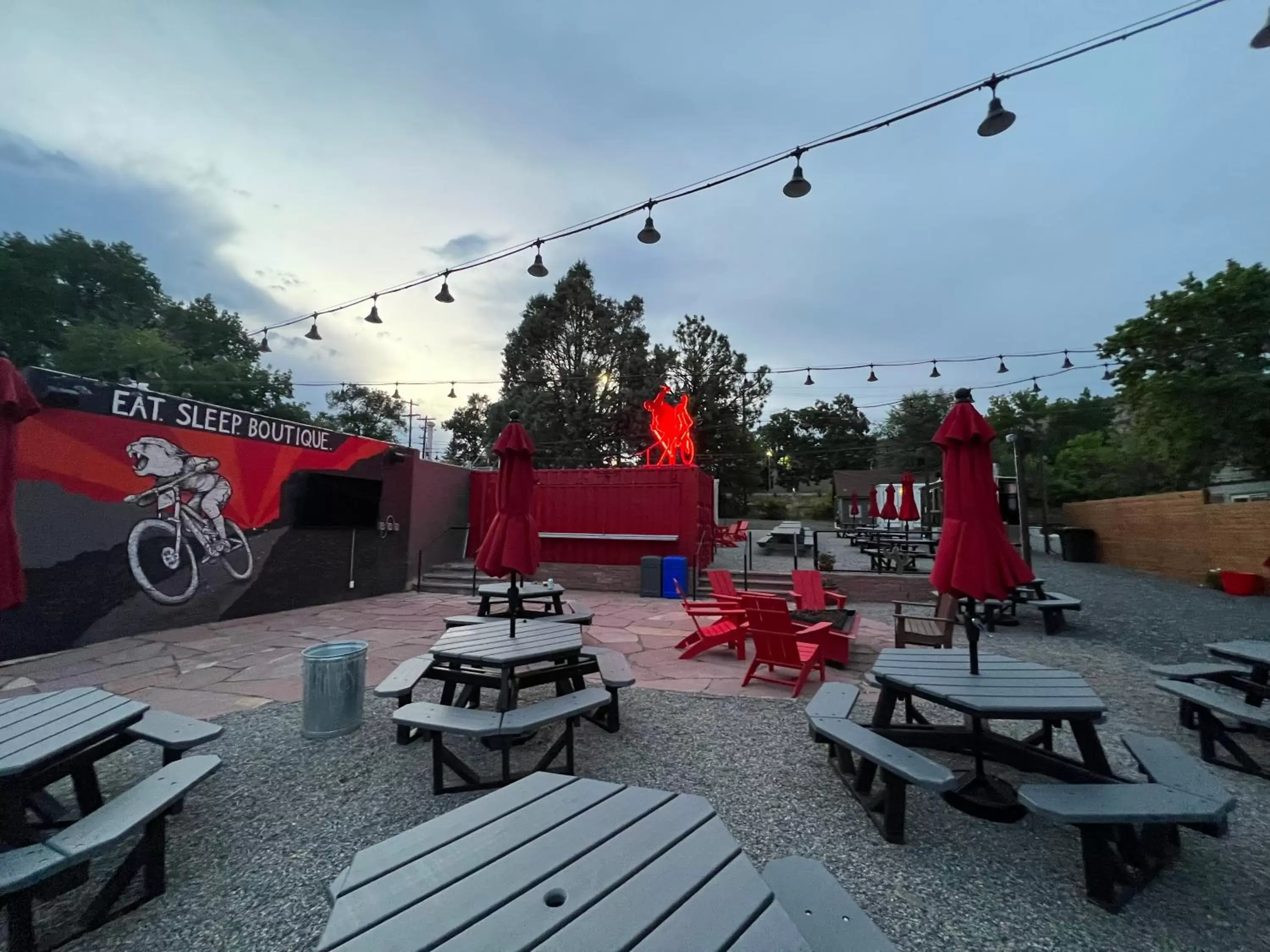 Restaurant/places to eat in A-Lodge Lyons Restaurant/places to eat in A-Lodge Lyons