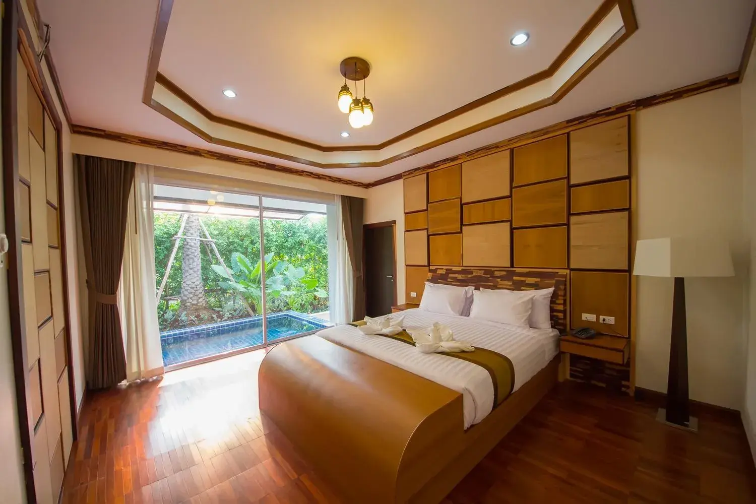 Bed in Taman Resort