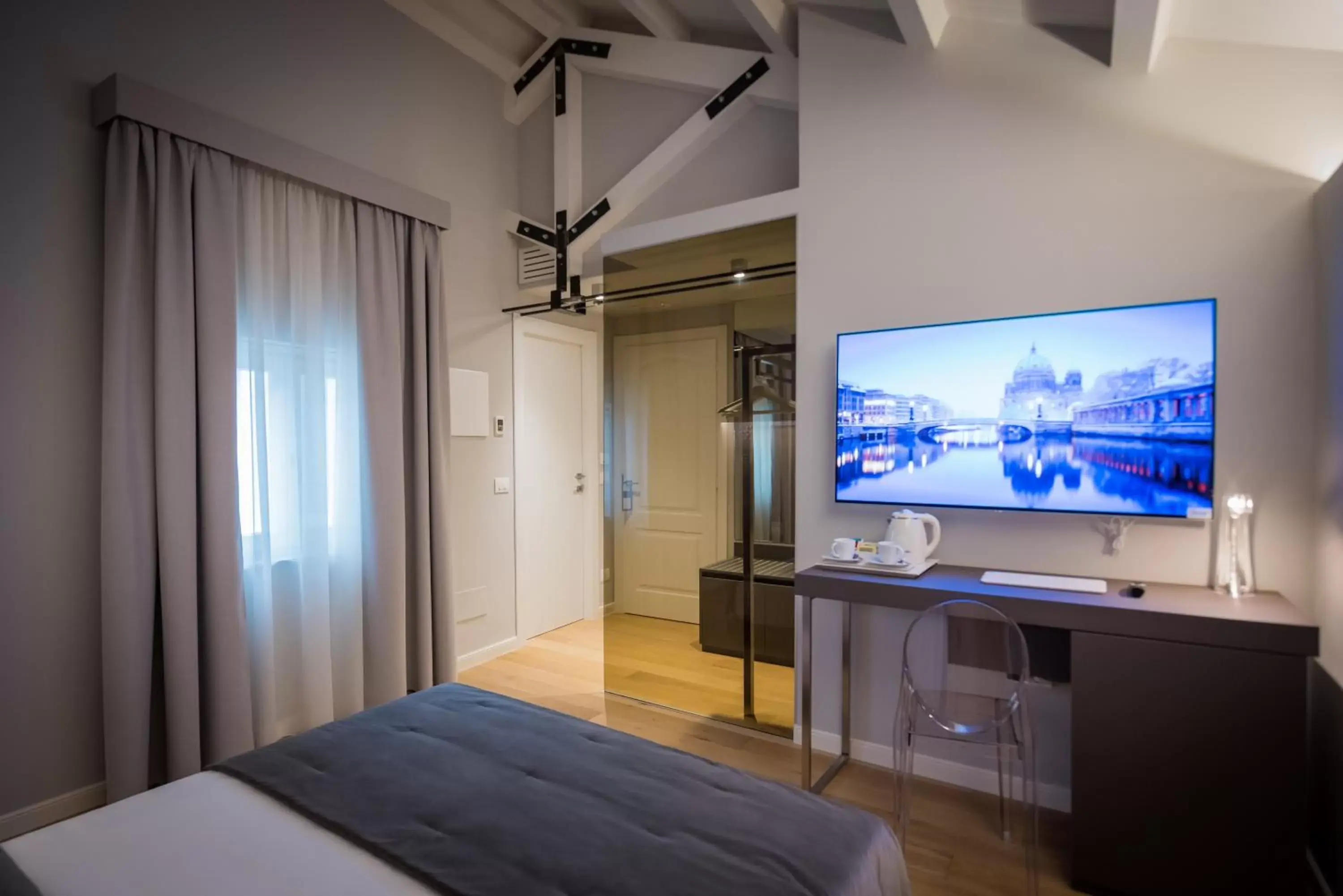 Bedroom, TV/Entertainment Center in Palazzo Marletta Luxury House Hotel