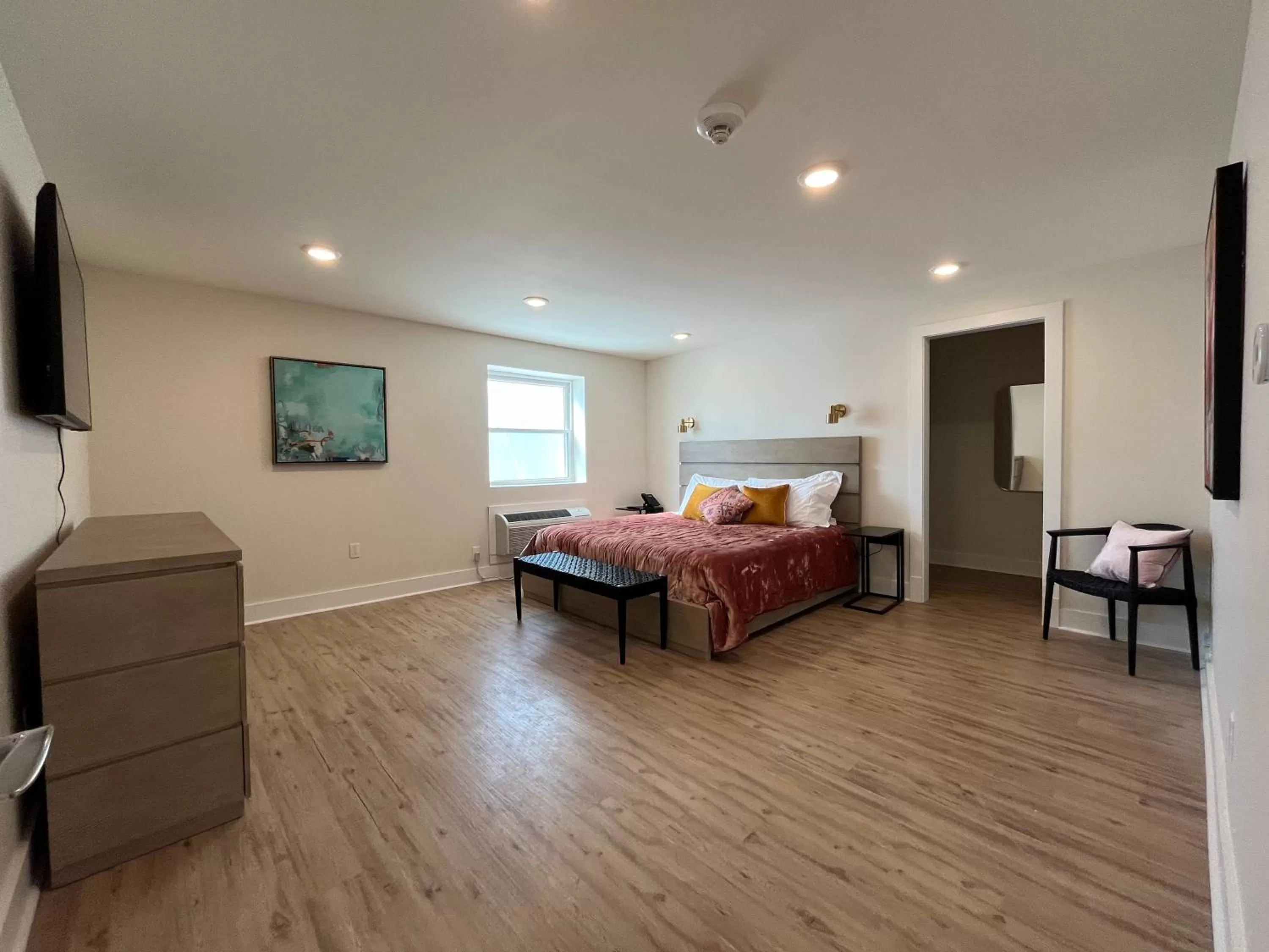 Bed in Lucky Inn New Orleans