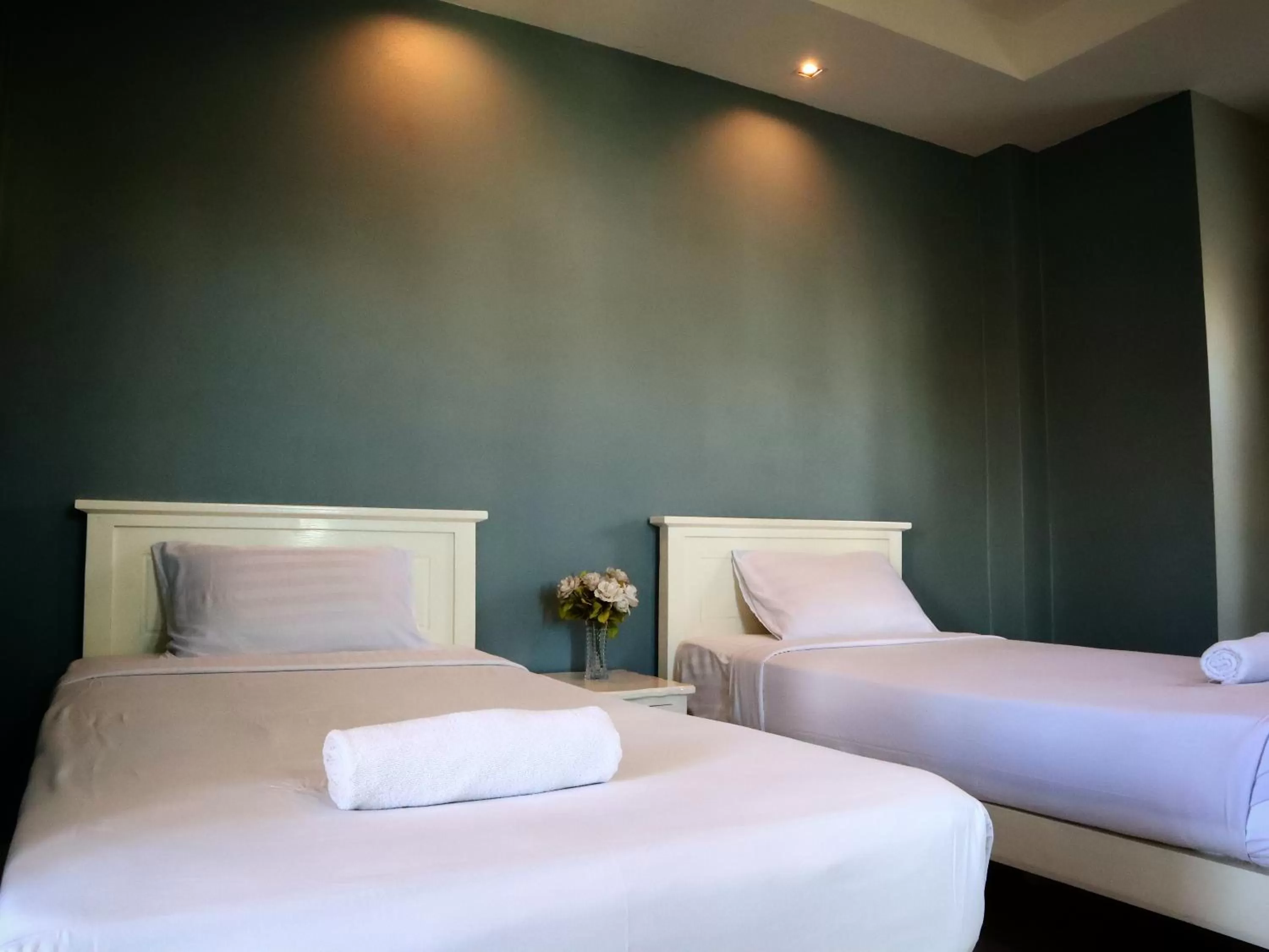 Bedroom, Bed in The Battery Park Midtown Boutique