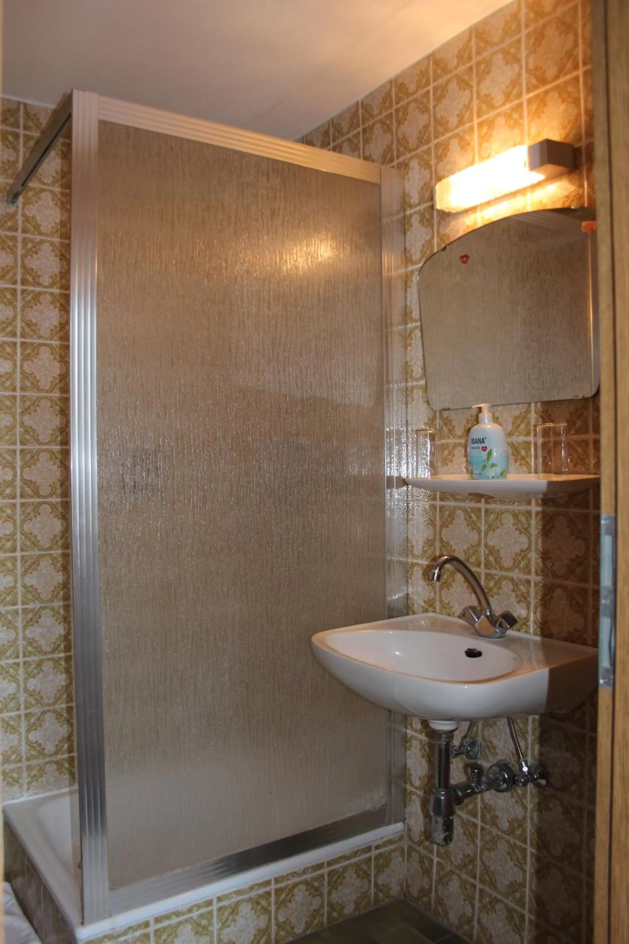 Bathroom in Gasthof Drei Linden