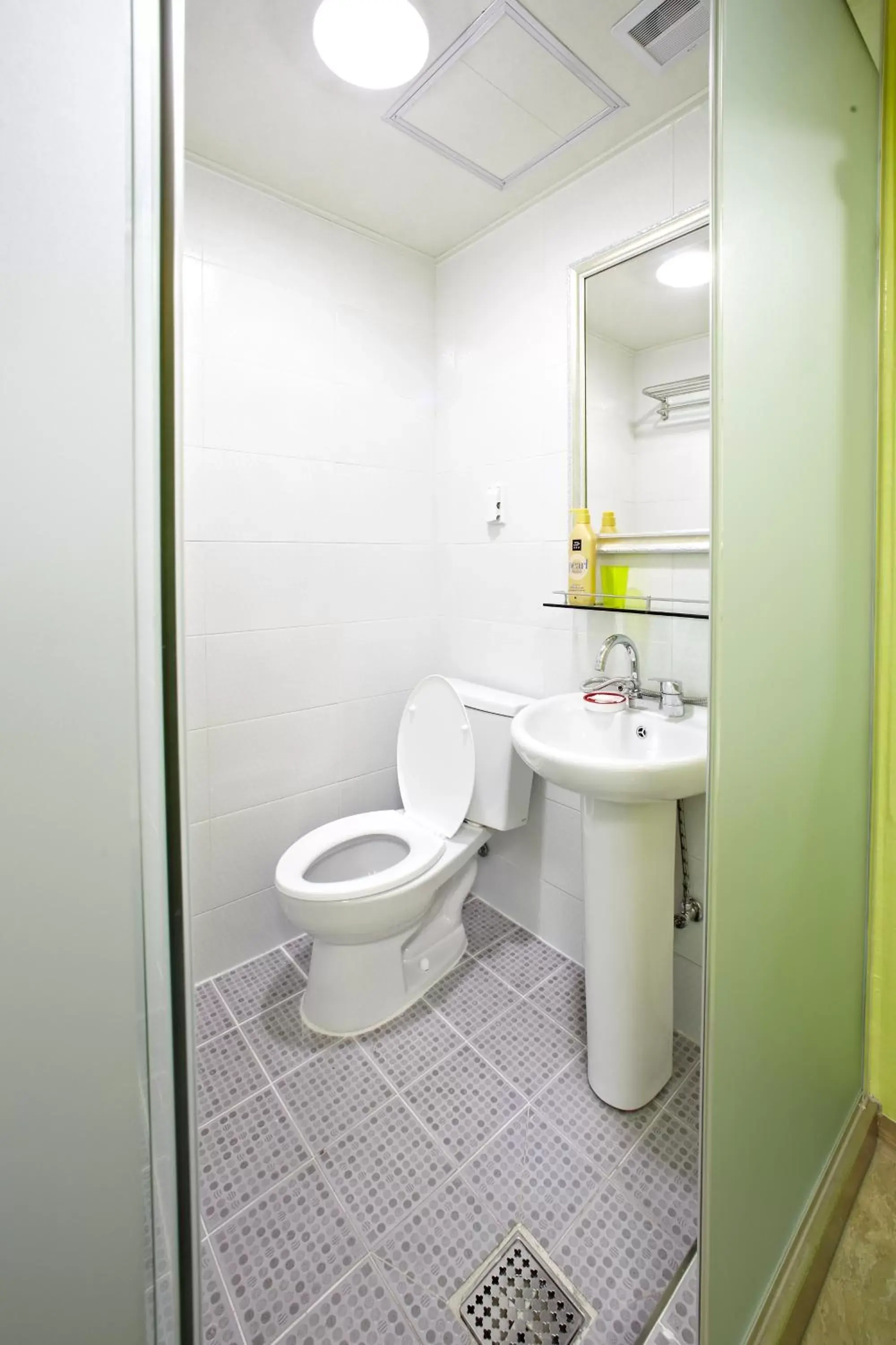 Toilet, Bathroom in Rainbow Hotel Myeongdong