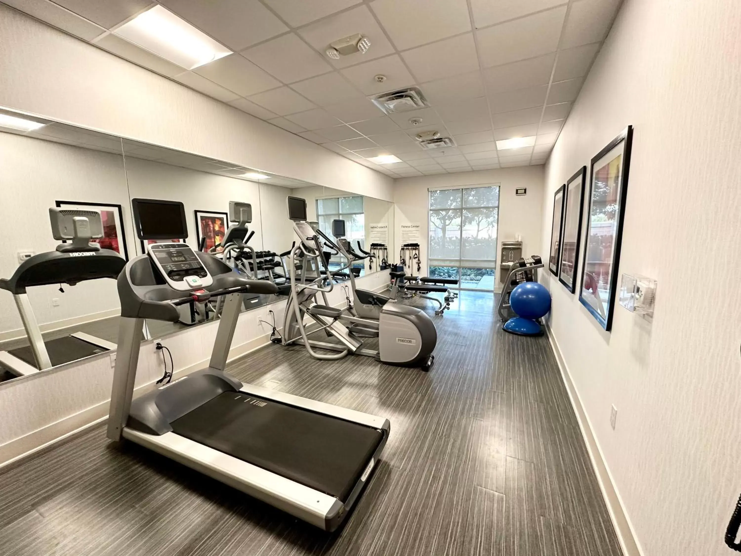 Fitness centre/facilities, Fitness Center/Facilities in Holiday Inn Express & Suites Anaheim Resort Area, an IHG Hotel