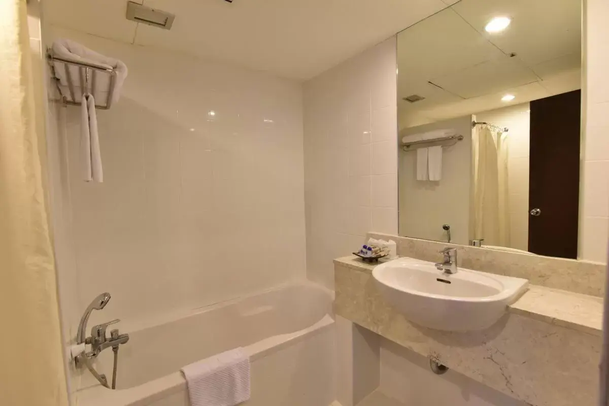 Bathroom in Golden Crown Grand Hotel