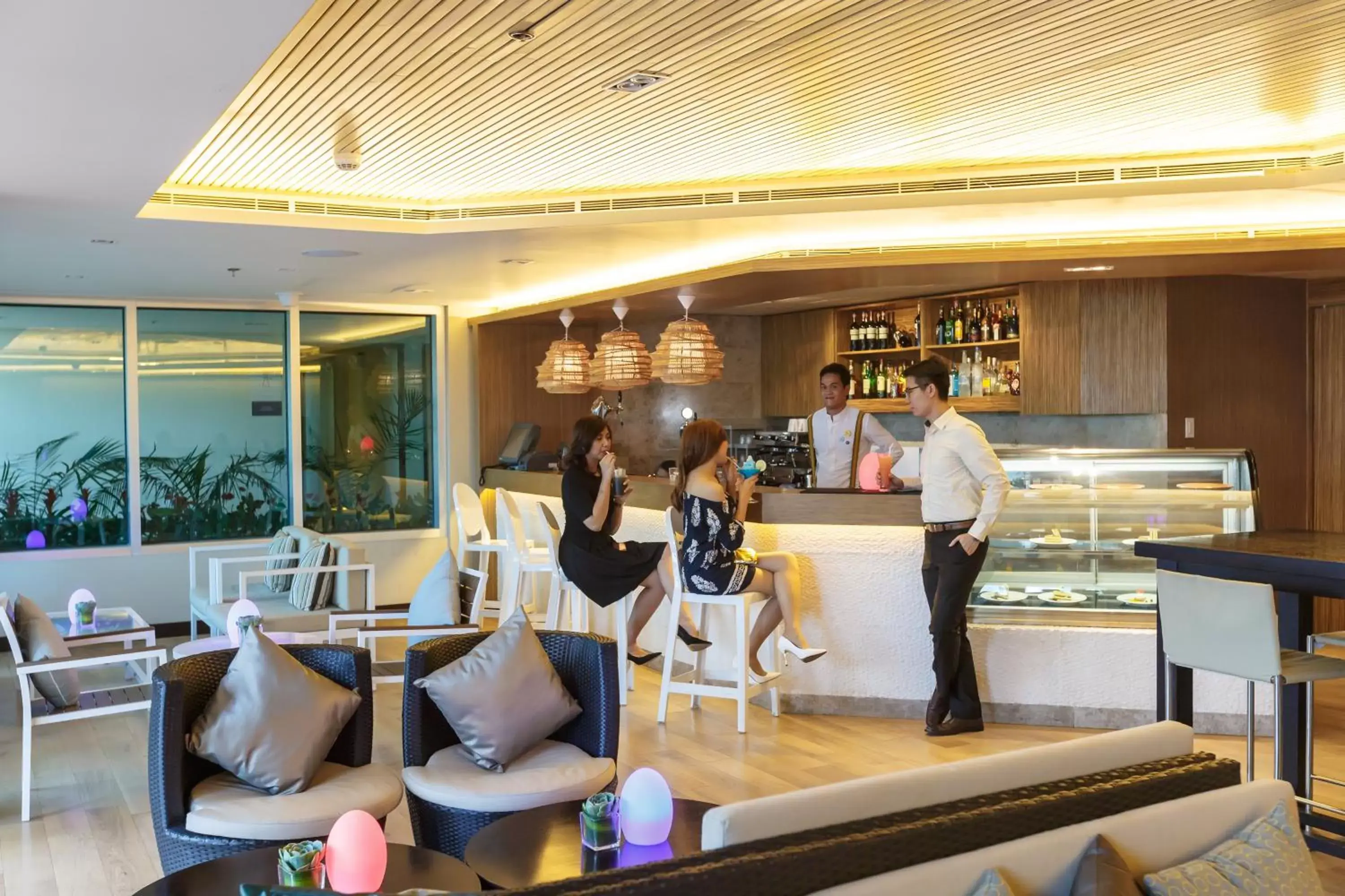 Lounge or bar, Restaurant/Places to Eat in Novotel Manila Araneta City Hotel