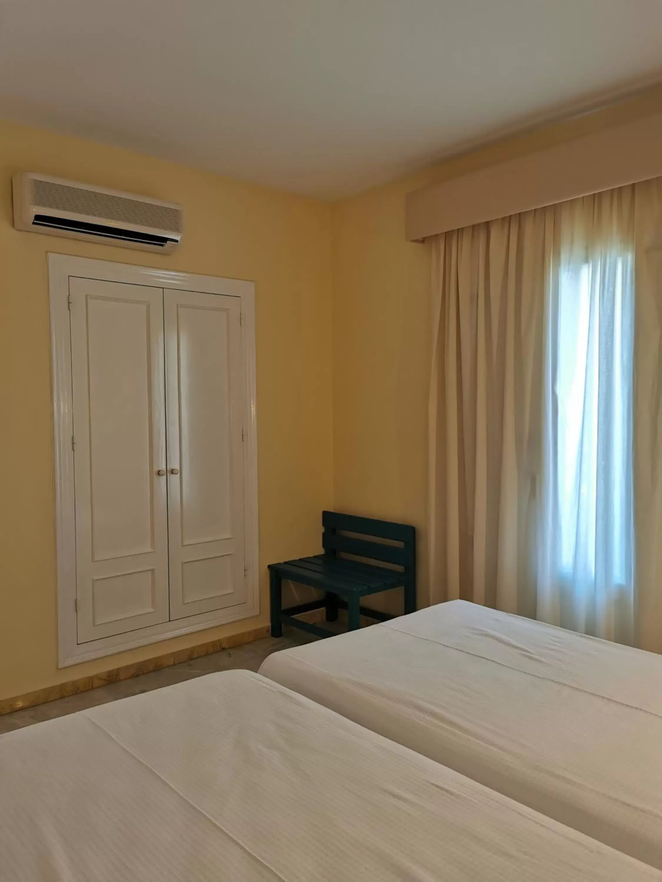 Bedroom, Bed in Hotel Puntazo II