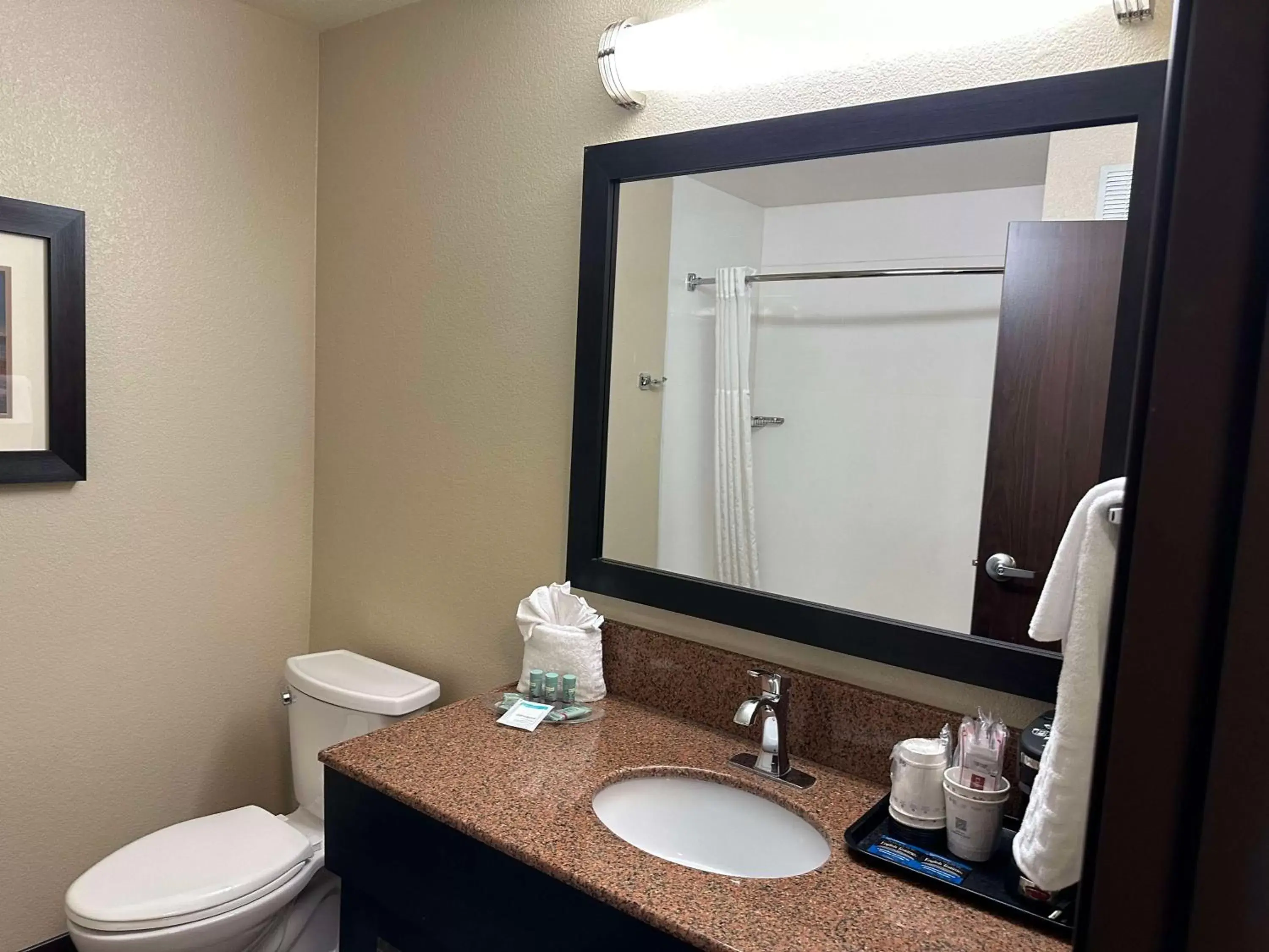 Bathroom in Best Western Columbia River Waterfront Hotel Astoria