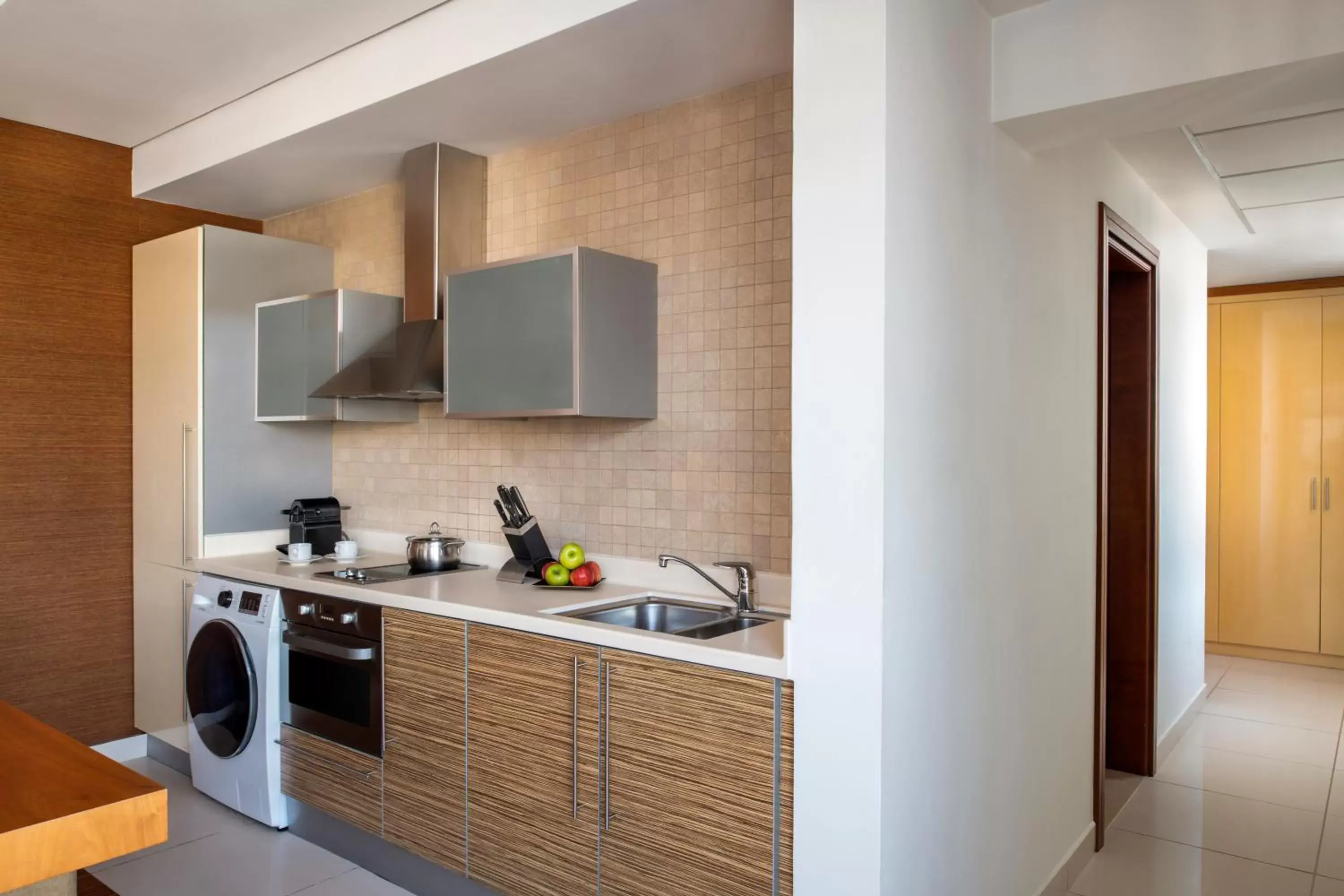 Kitchen or kitchenette, Kitchen/Kitchenette in Fraser Suites Doha