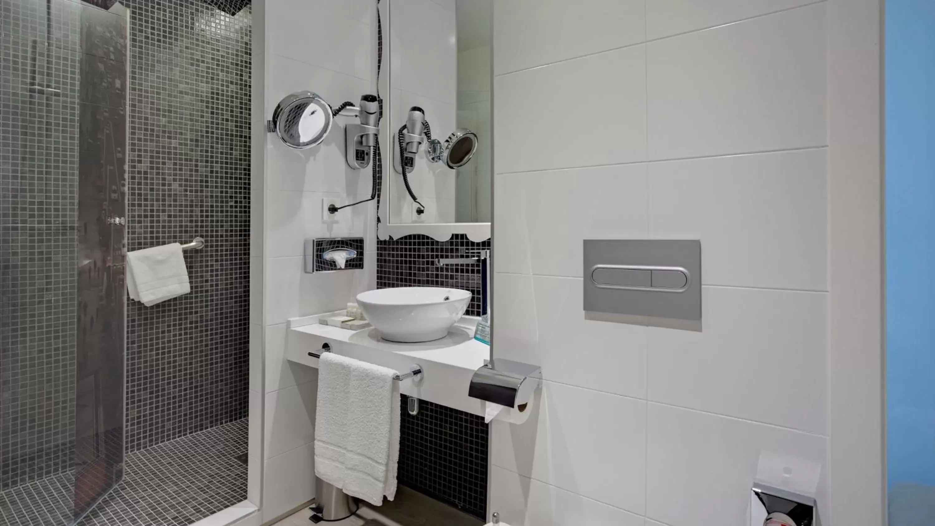 Bathroom in Hotel Indigo Madrid - Gran Via, an IHG Hotel