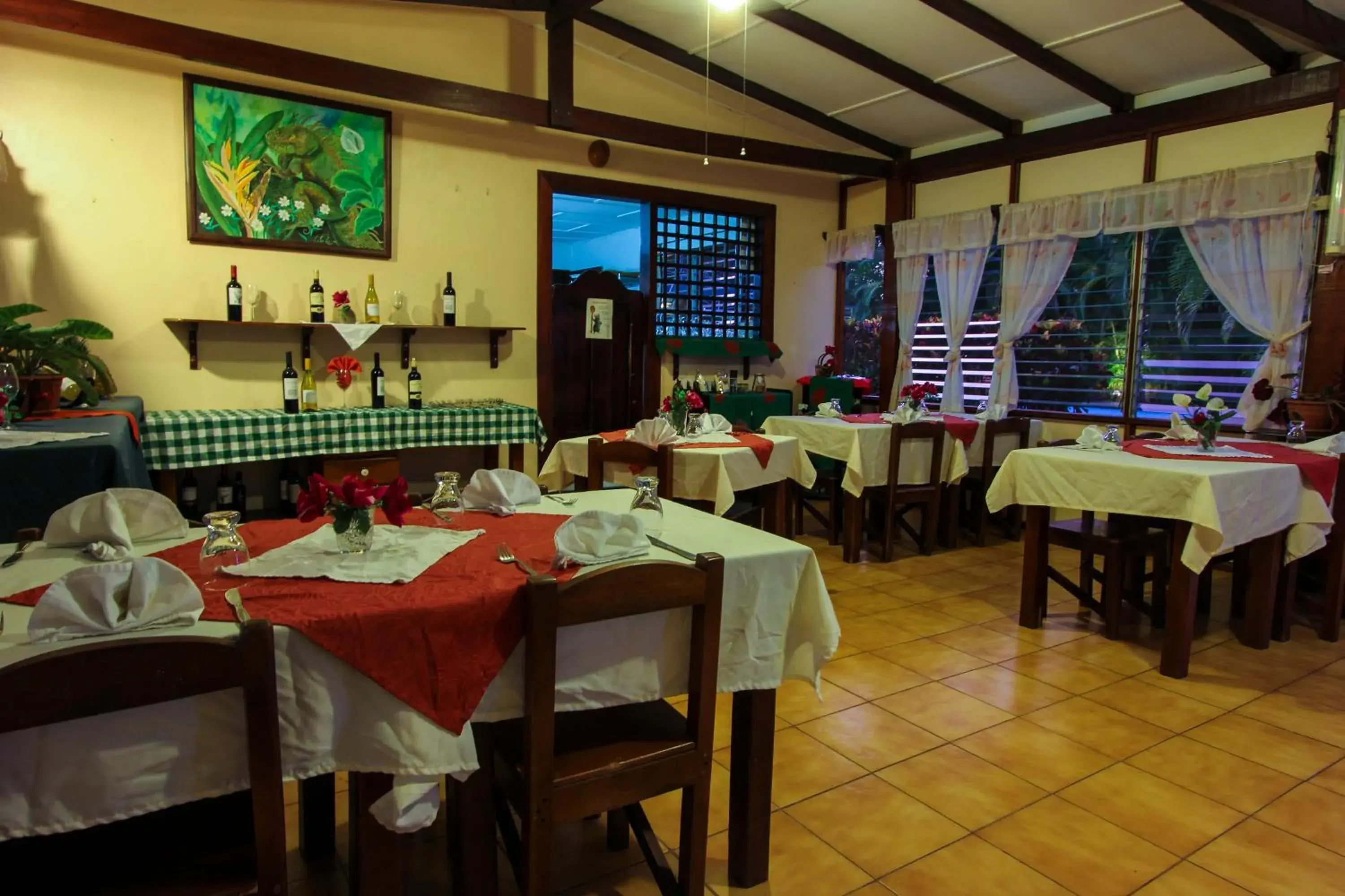 Restaurant/Places to Eat in Hotel La Rosa de America