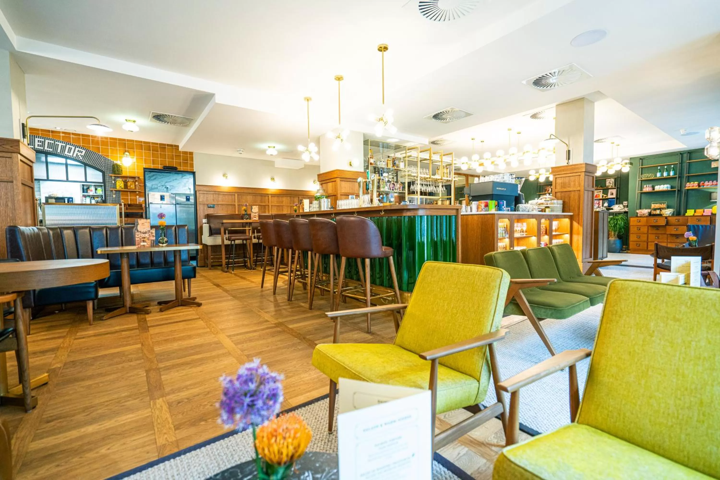 Lounge or bar in The Collector