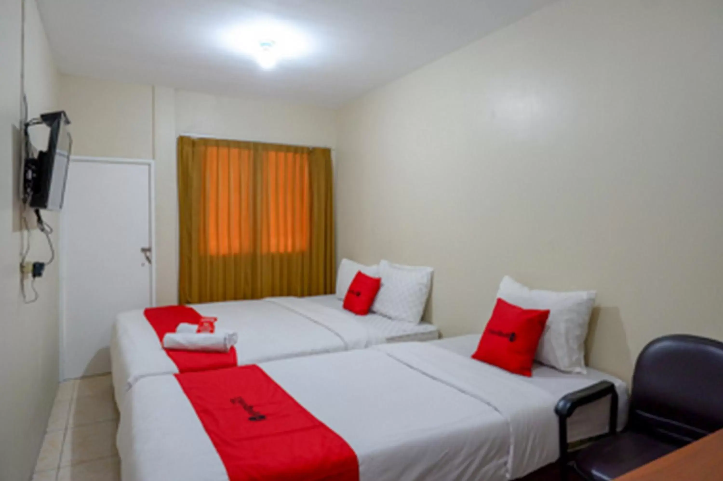 Bed in RedDoorz near RSUD Kudus Bed in RedDoorz near RSUD Kudus