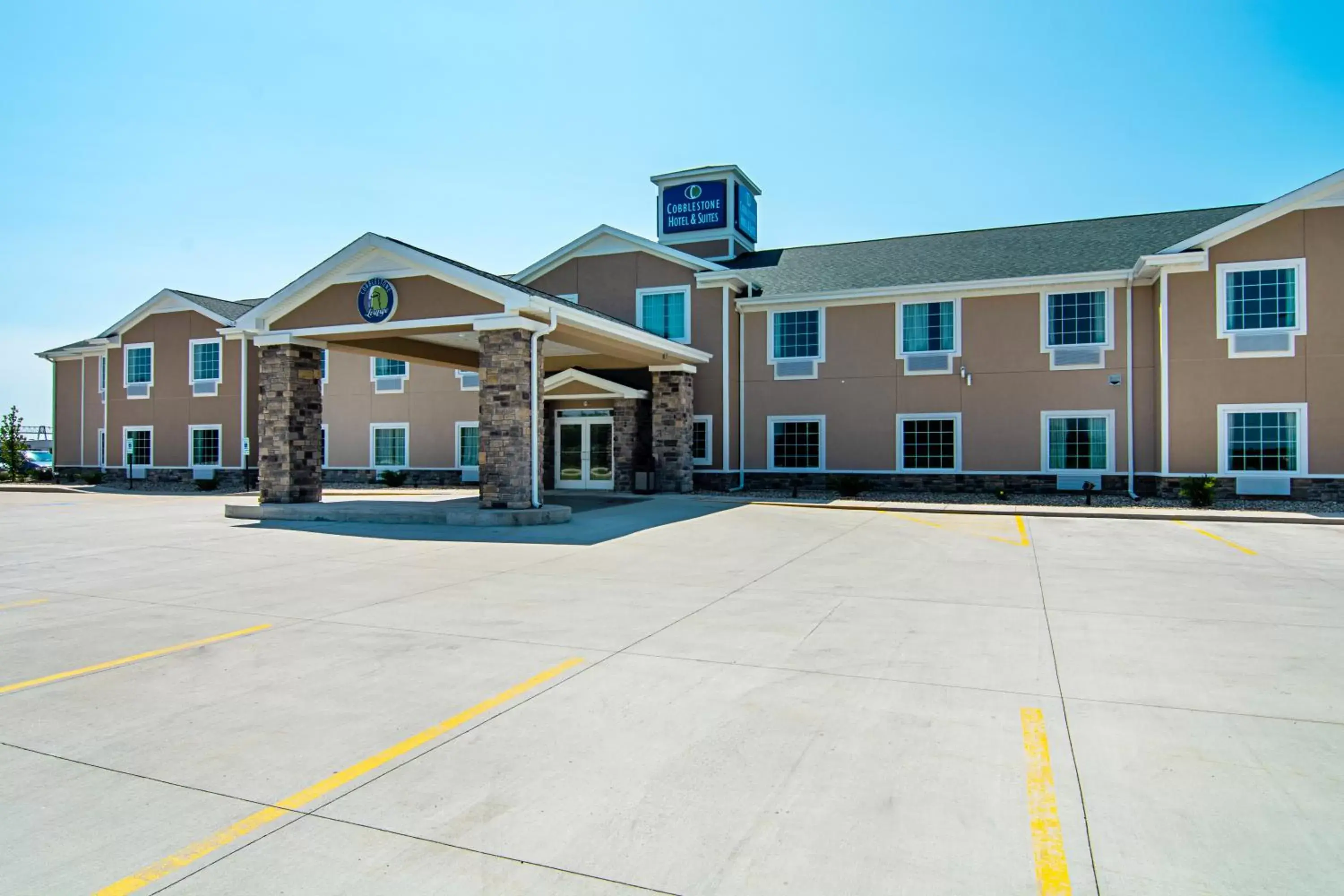 Property Building in Cobblestone Hotel & Suites - Paxton