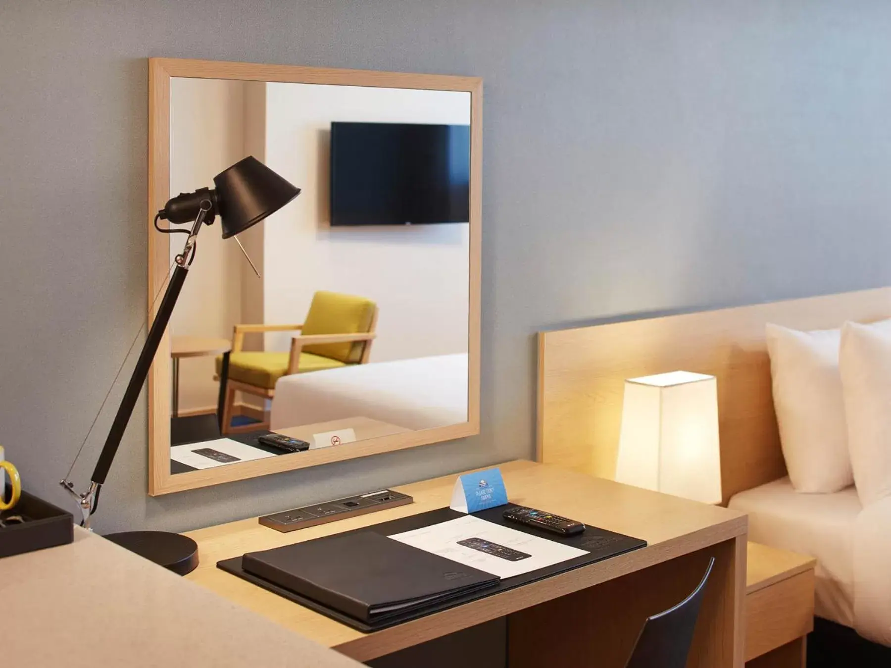 Seating area, TV/Entertainment Center in Days Hotel & Suites by Wyndham Incheon Airport