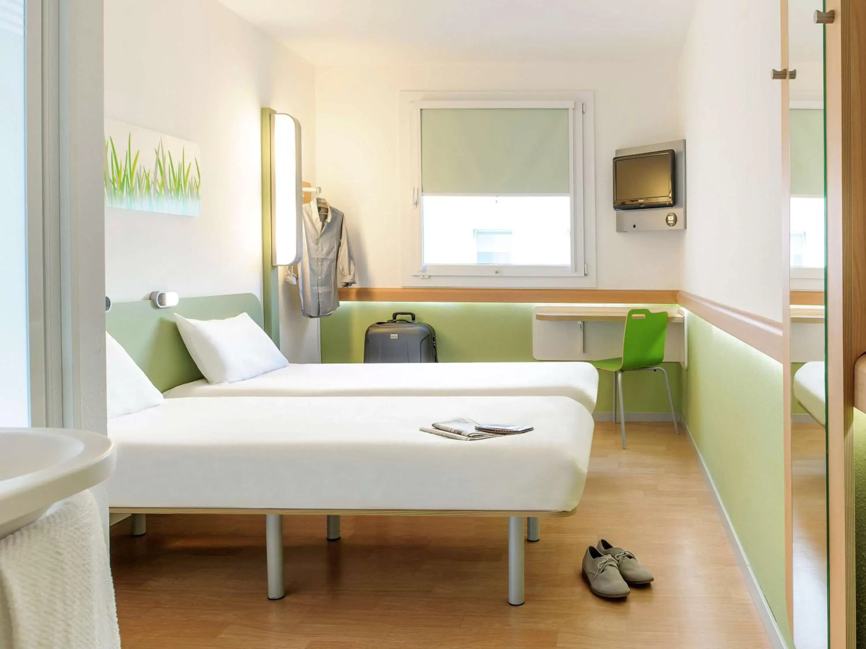 Photo of the whole room in ibis budget Zurich City West Photo of the whole room in ibis budget Zurich City West