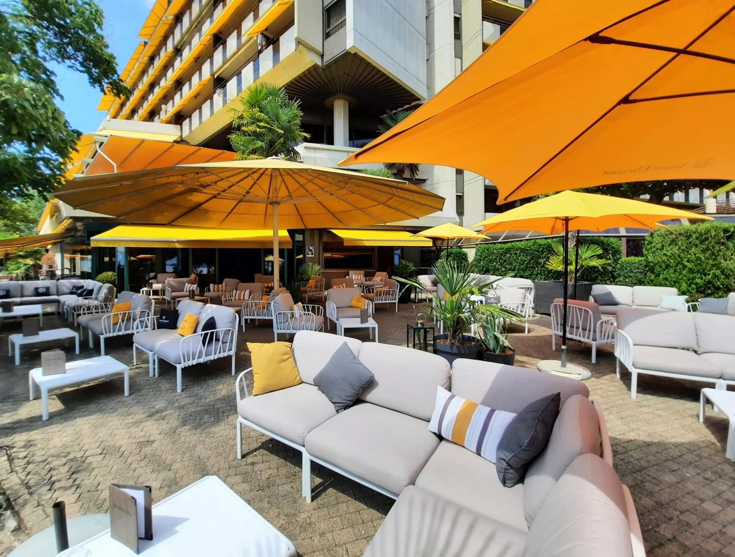 Lounge or bar in Royal Plaza Montreux