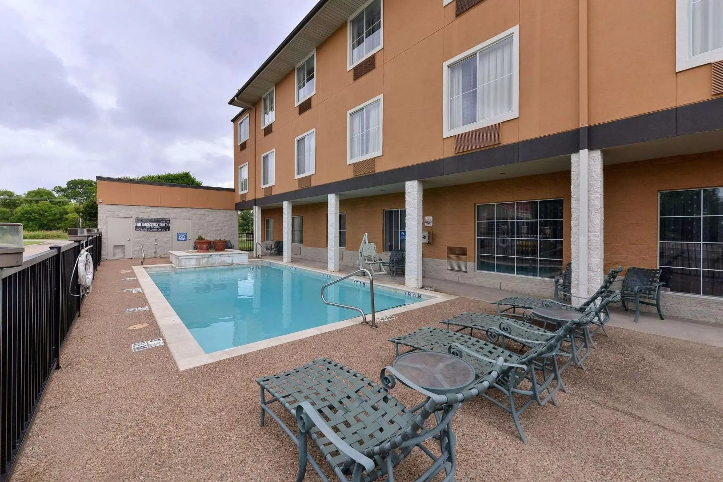 On site, Swimming Pool in Comfort Inn & Suites Frisco