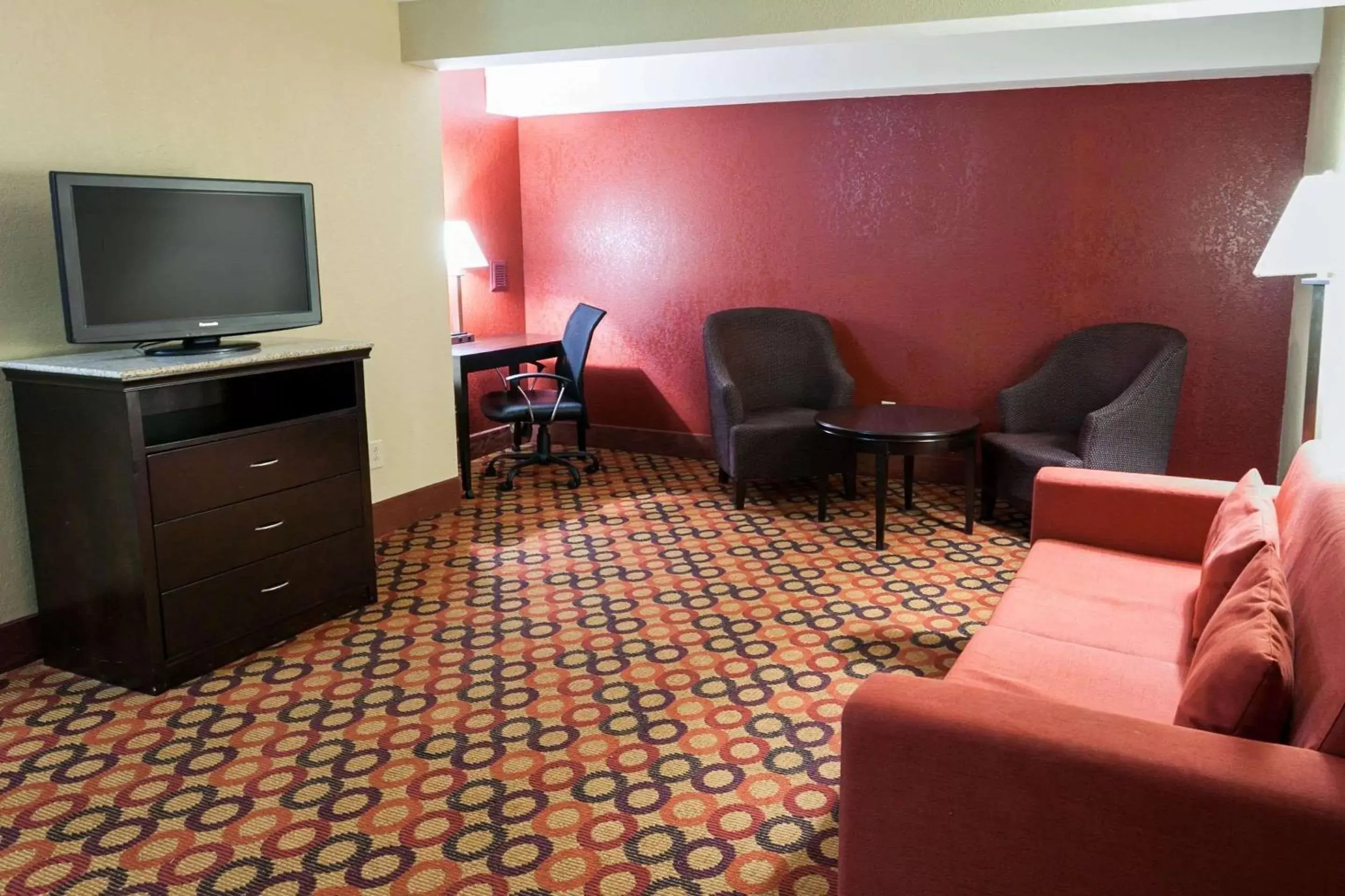 Photo of the whole room, Seating Area in Comfort Inn & Suites Statesville - Mooresville