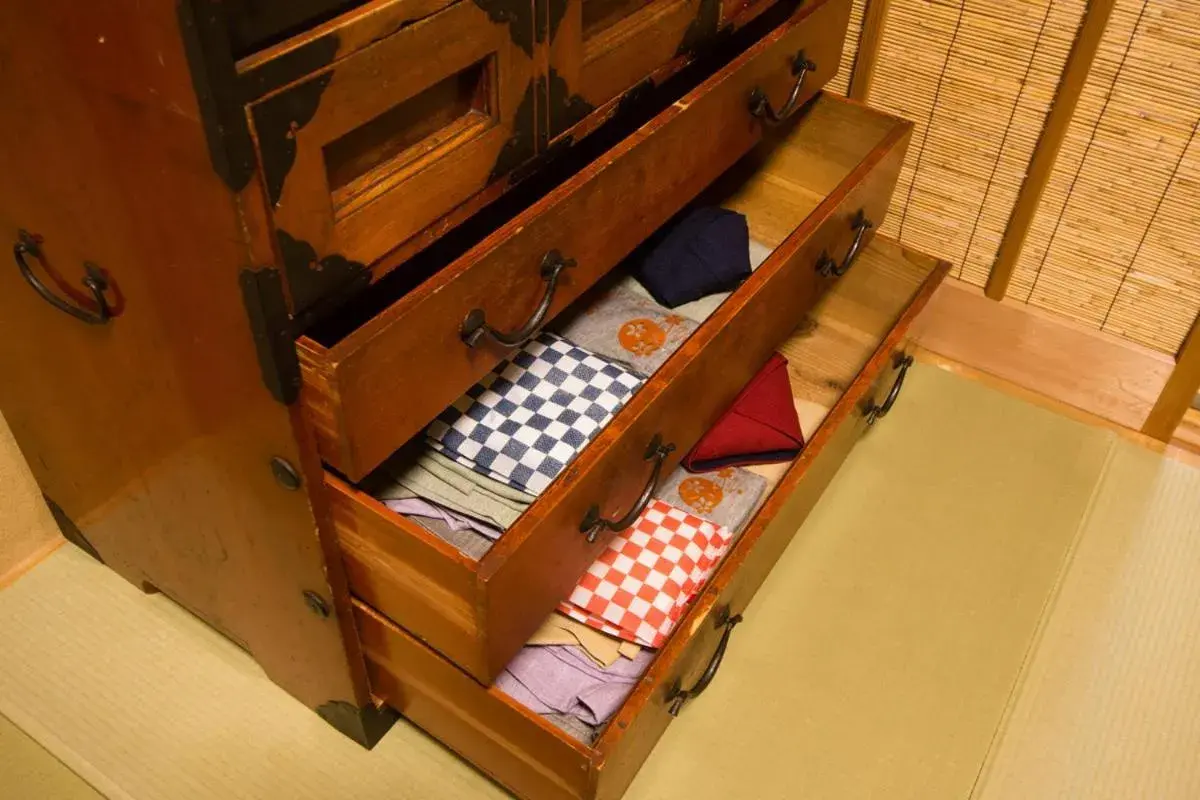 Photo of the whole room, Bunk Bed in Ryokan Yatsusankan