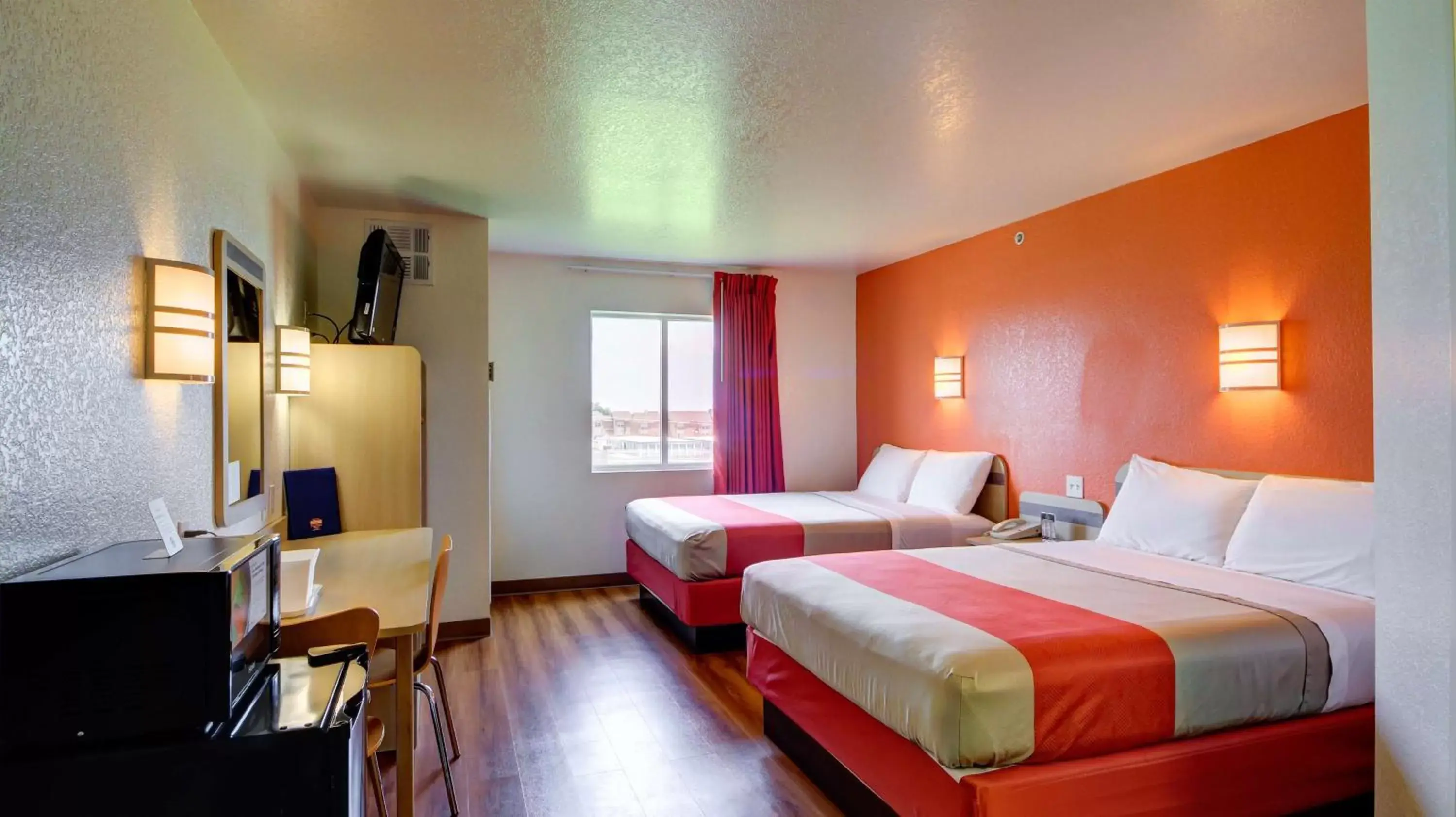 Photo of the whole room in Motel 6-El Reno, OK