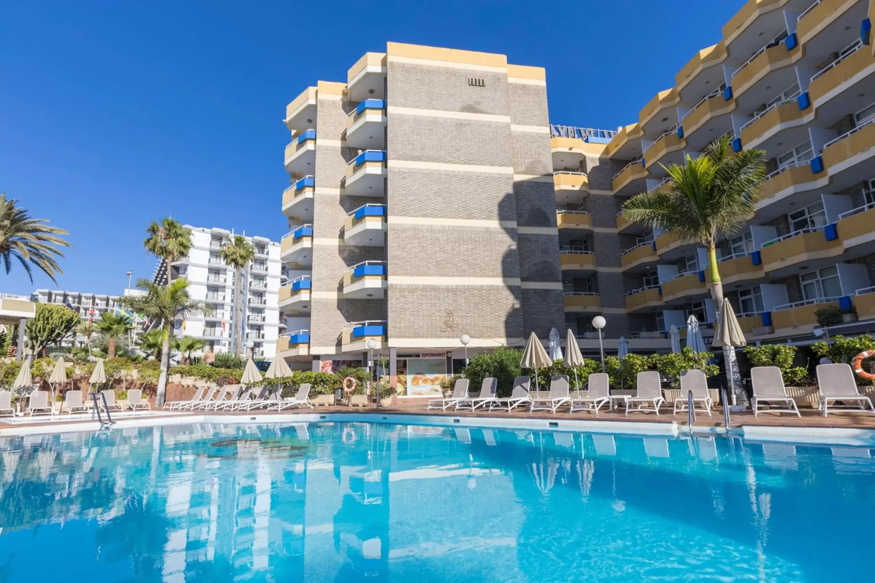 Swimming pool, Property Building in Hotel LIVVO Veril Playa