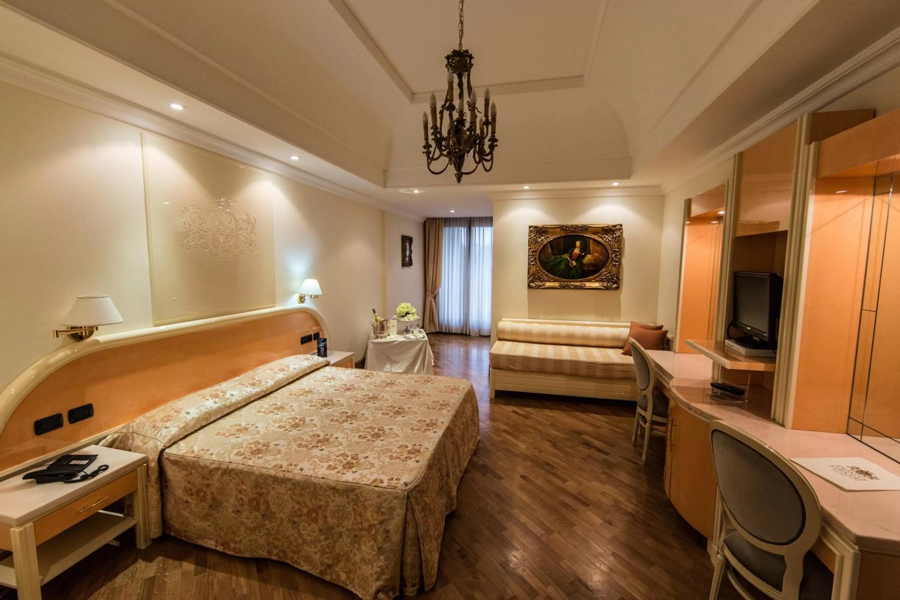 wedding, Bed in LH Hotel Domus Caesari