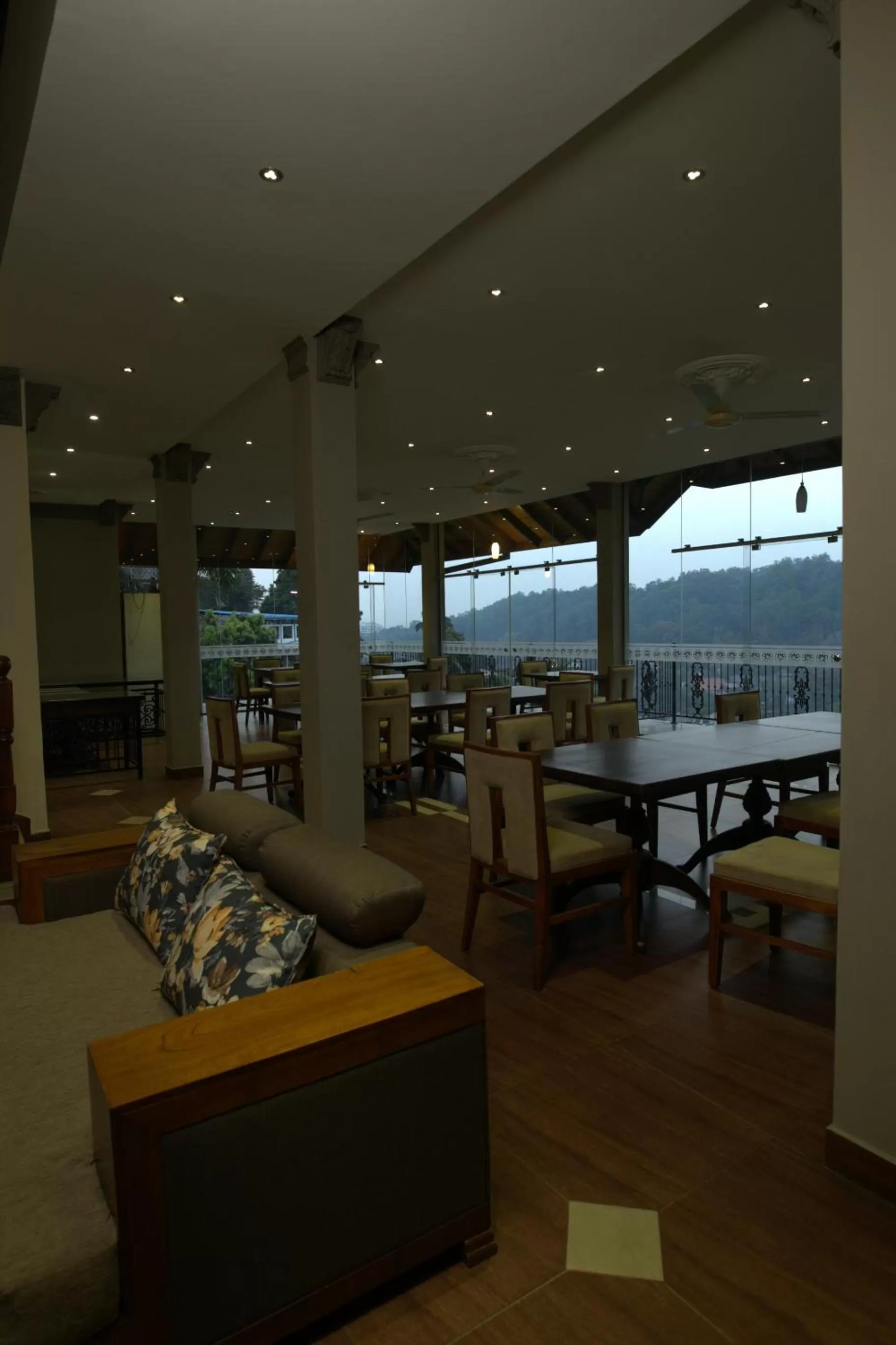 Restaurant/places to eat in Kings Ridge Kandy