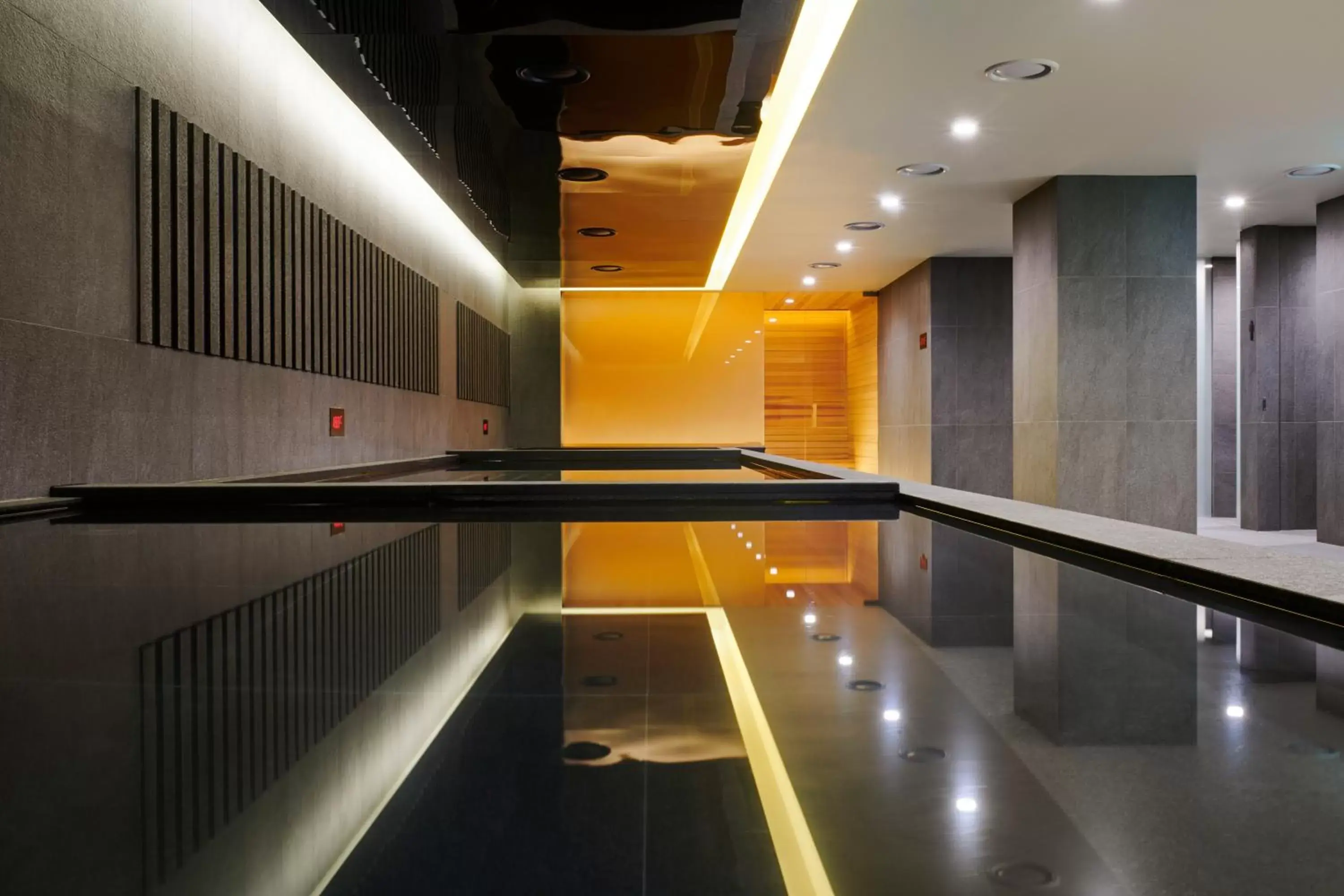 Hot Tub, Swimming Pool in Hotel Hyundai by Lahan Ulsan