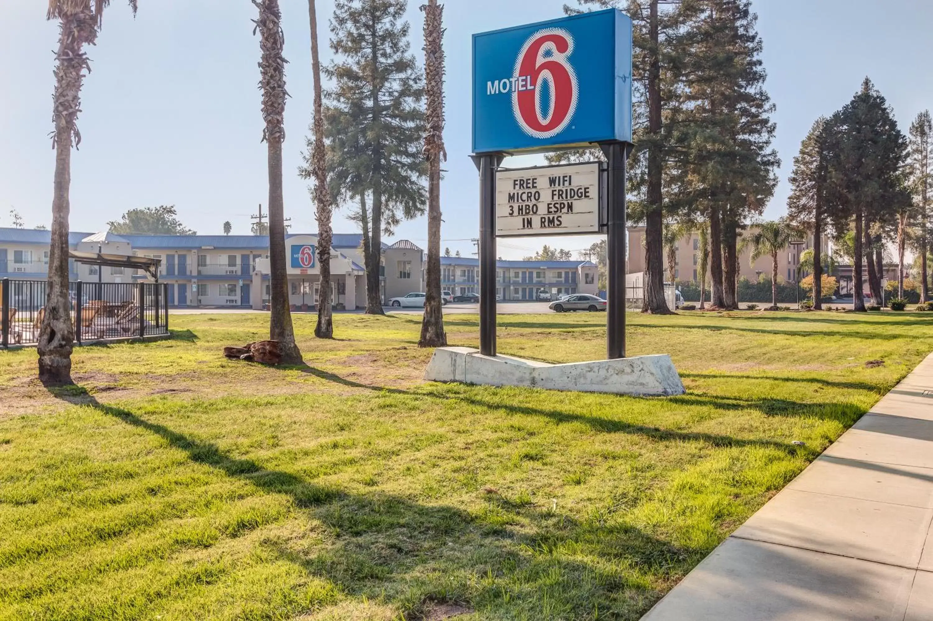 Facade/entrance in Motel 6-Visalia, CA