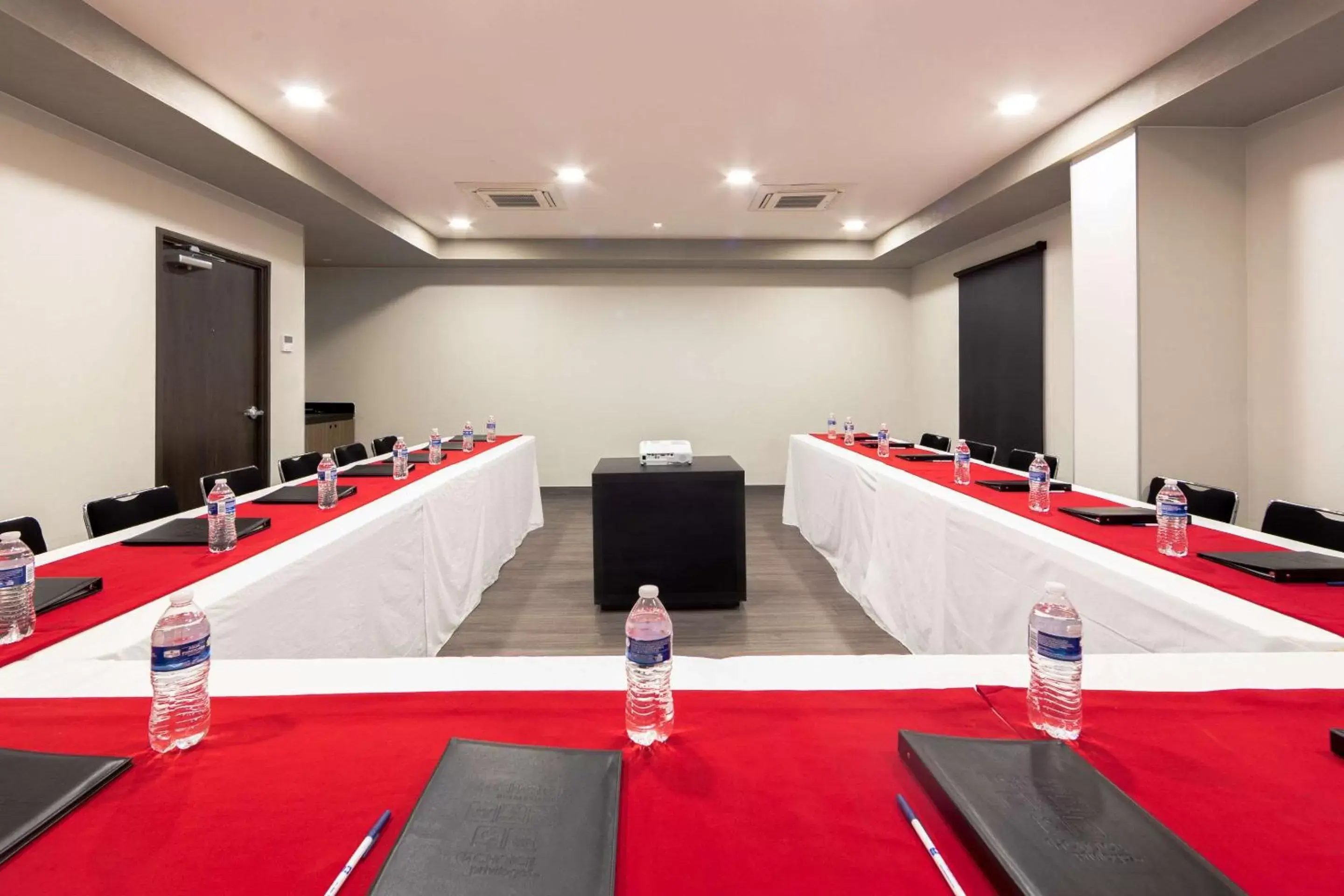 Meeting/conference room in Comfort Inn Delicias