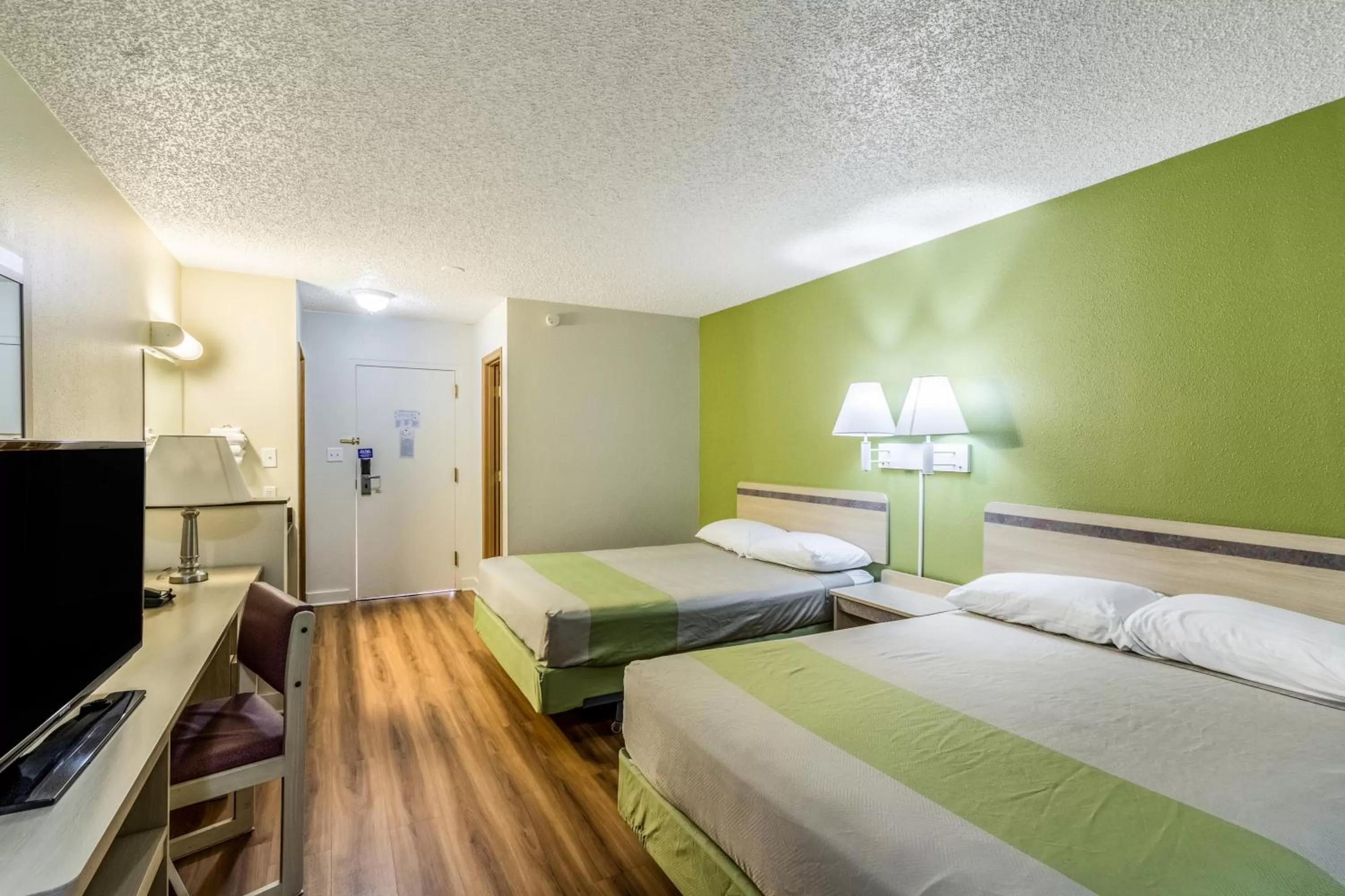 Bedroom, Bed in Motel 6-Great Falls, MT